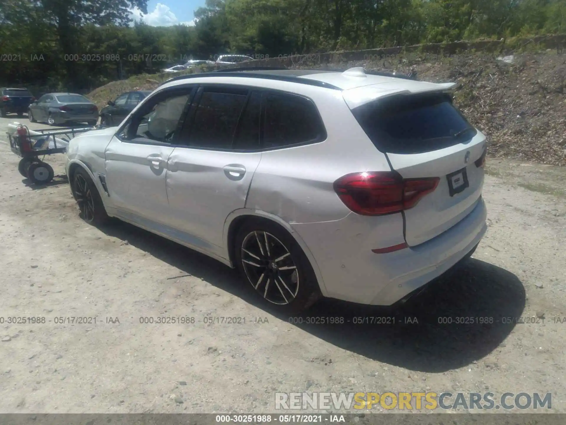 3 Photograph of a damaged car 5YMTS0C01LLT10493 BMW X3 M 2020