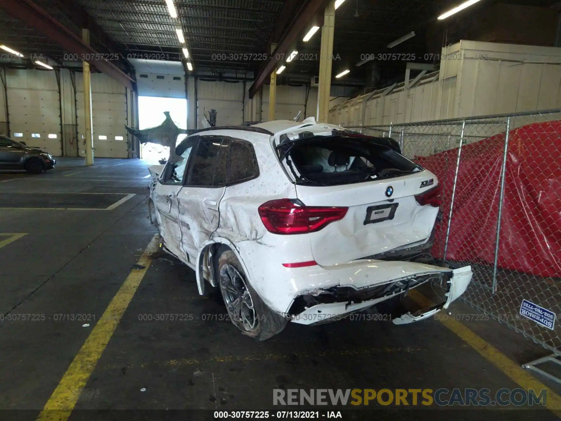 3 Photograph of a damaged car 5YMTS0C05LLT10948 BMW X3 M 2020