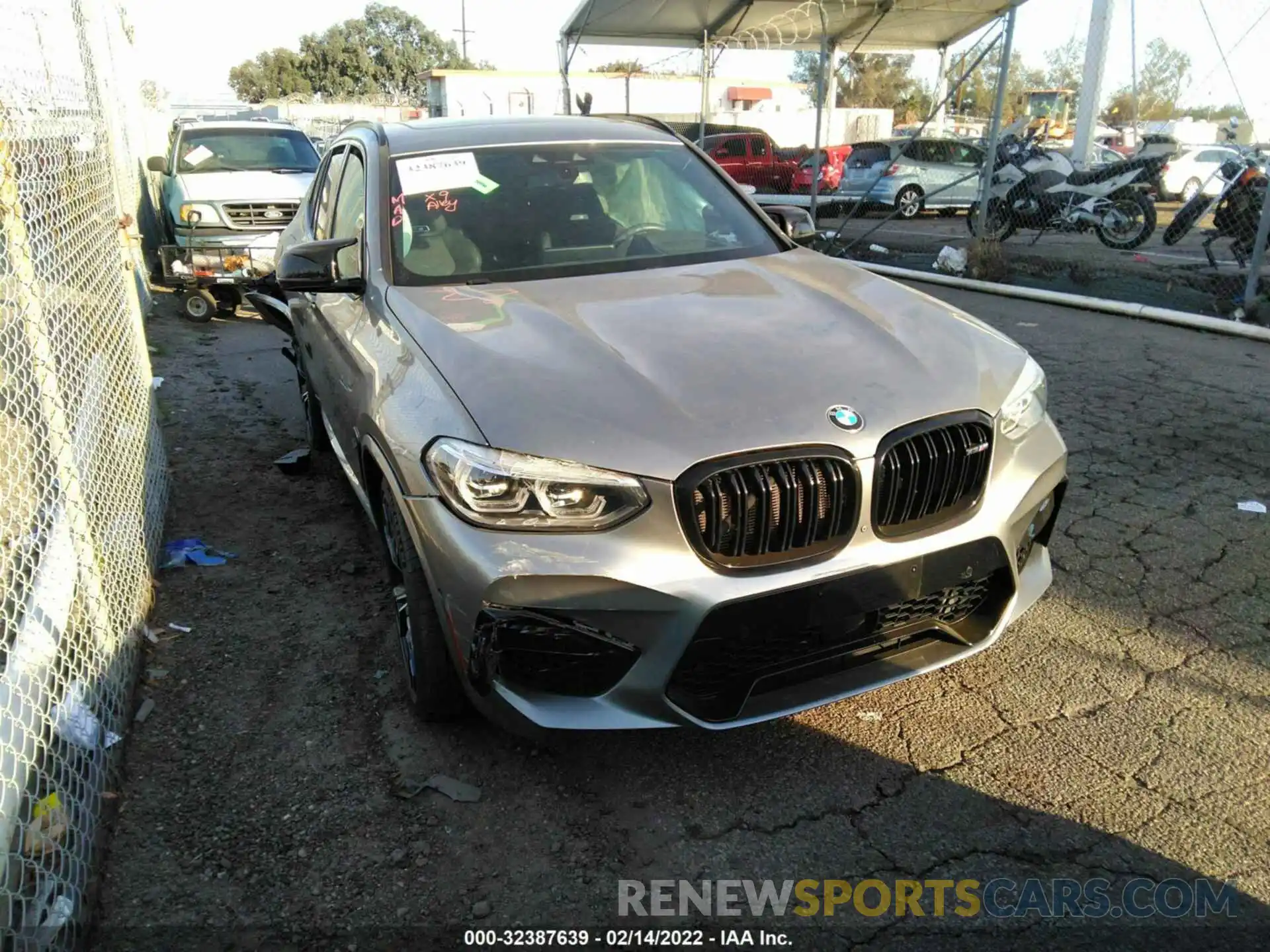 1 Photograph of a damaged car 5YMTS0C08L9B04300 BMW X3 M 2020