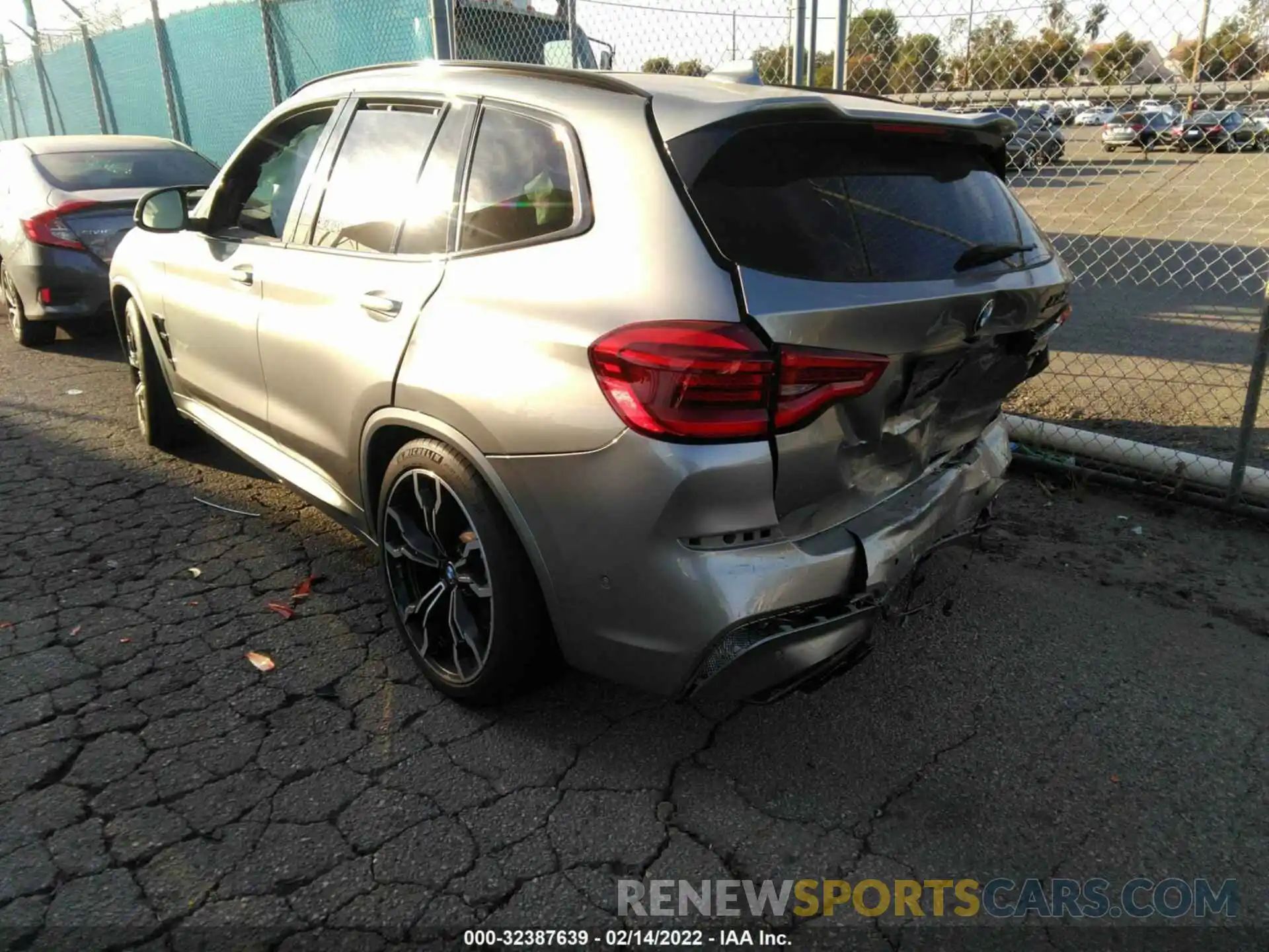 3 Photograph of a damaged car 5YMTS0C08L9B04300 BMW X3 M 2020