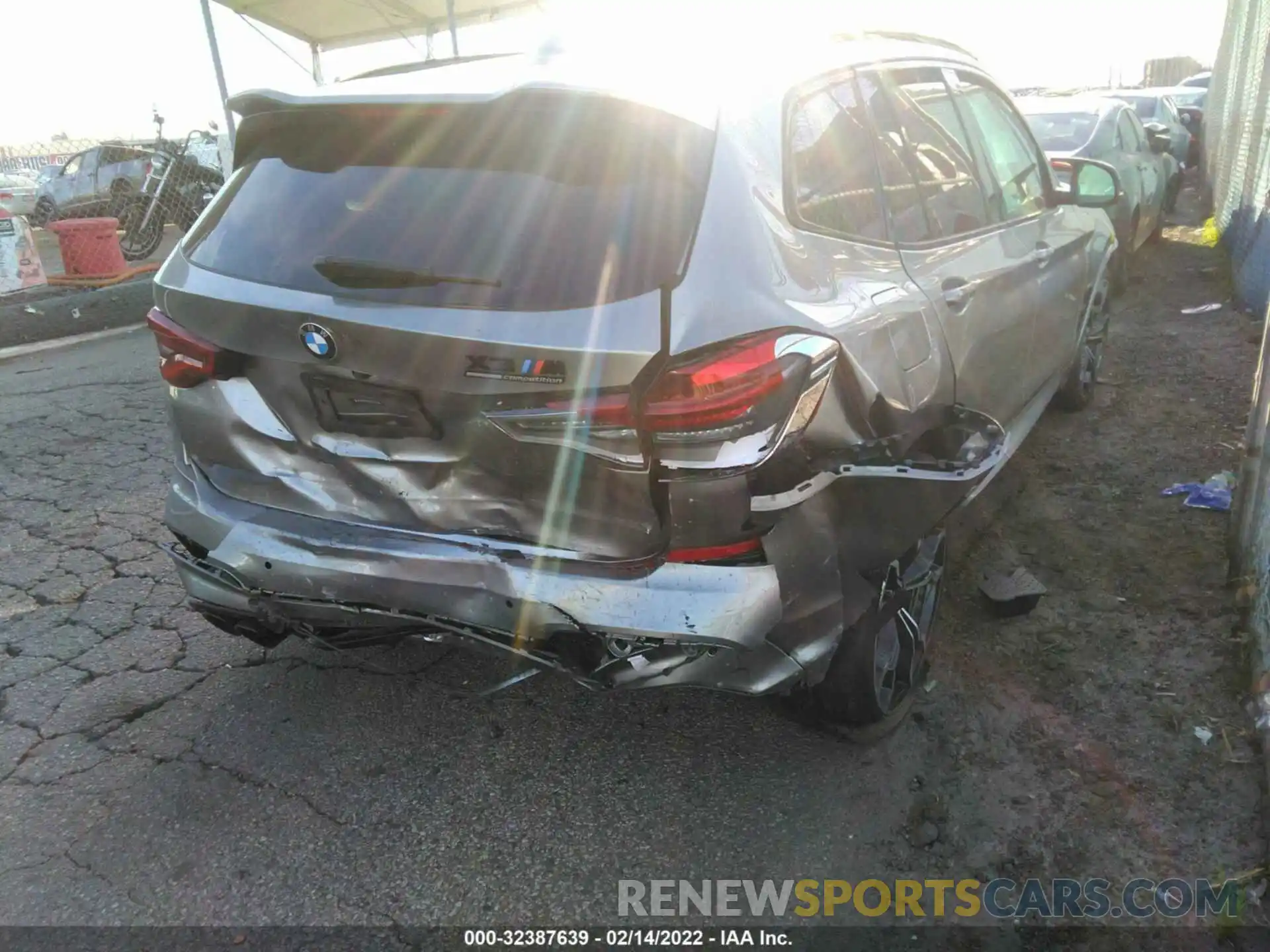 4 Photograph of a damaged car 5YMTS0C08L9B04300 BMW X3 M 2020