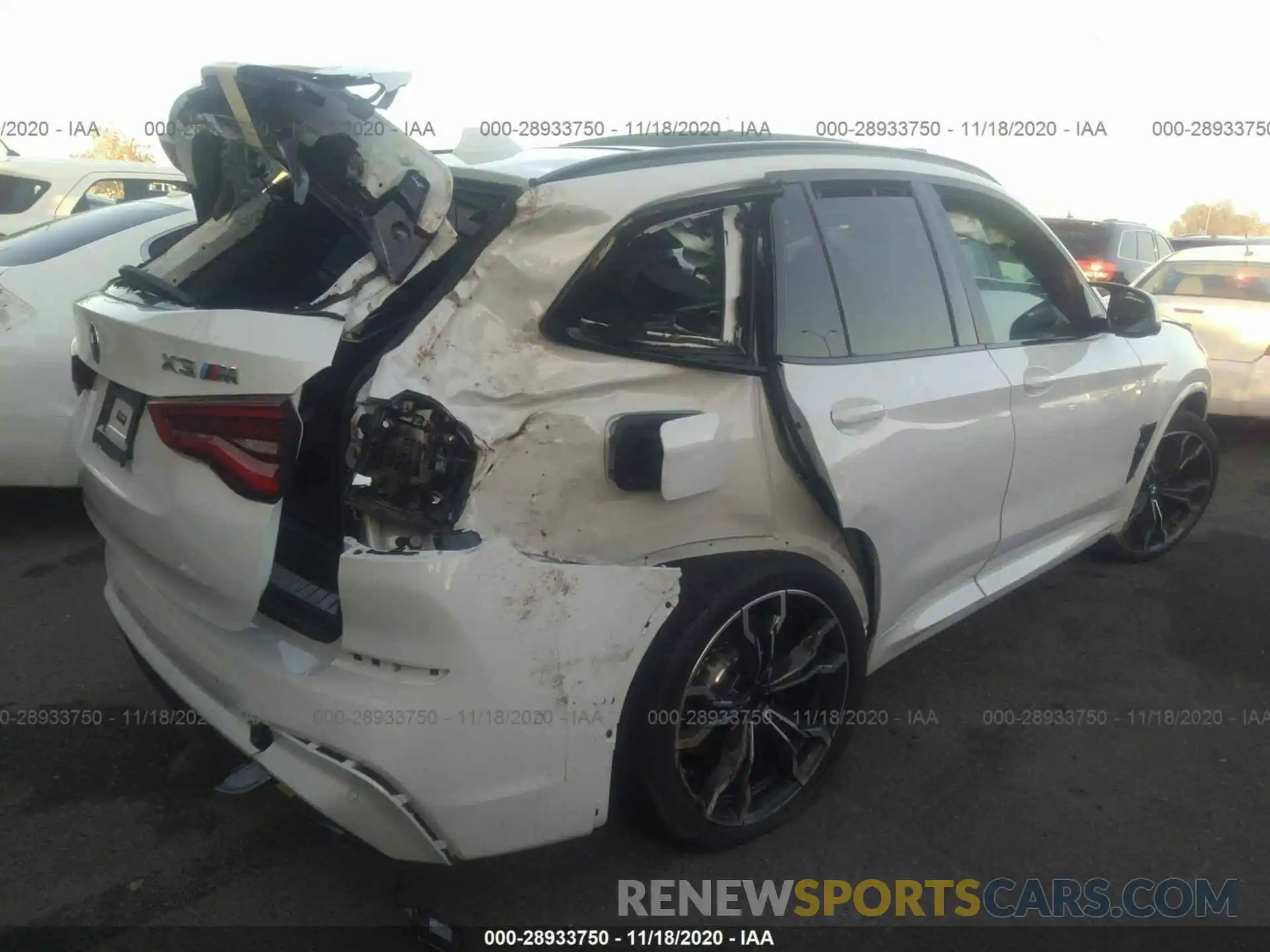 4 Photograph of a damaged car 5YMTS0C00M9D96316 BMW X3 M 2021