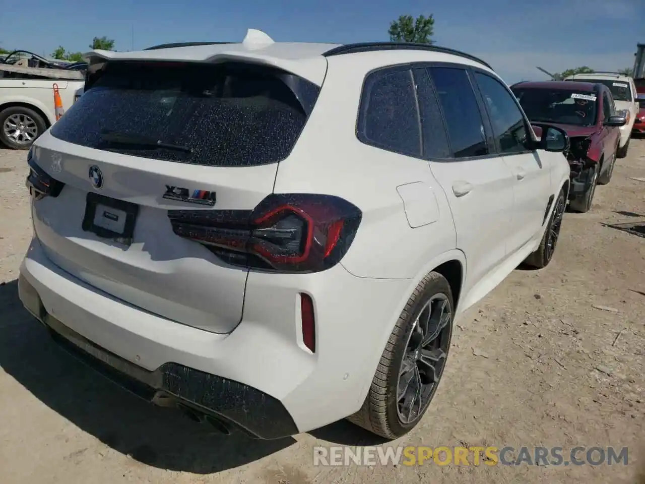 4 Photograph of a damaged car 5YM13EC09N9J63227 BMW X3 M 2022