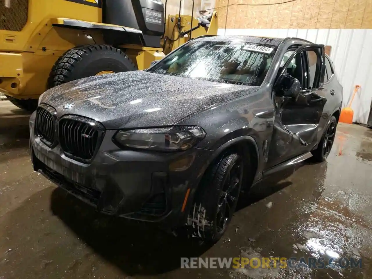 1 Photograph of a damaged car 5UX83DP06N9M55329 BMW X3 M40I 2022