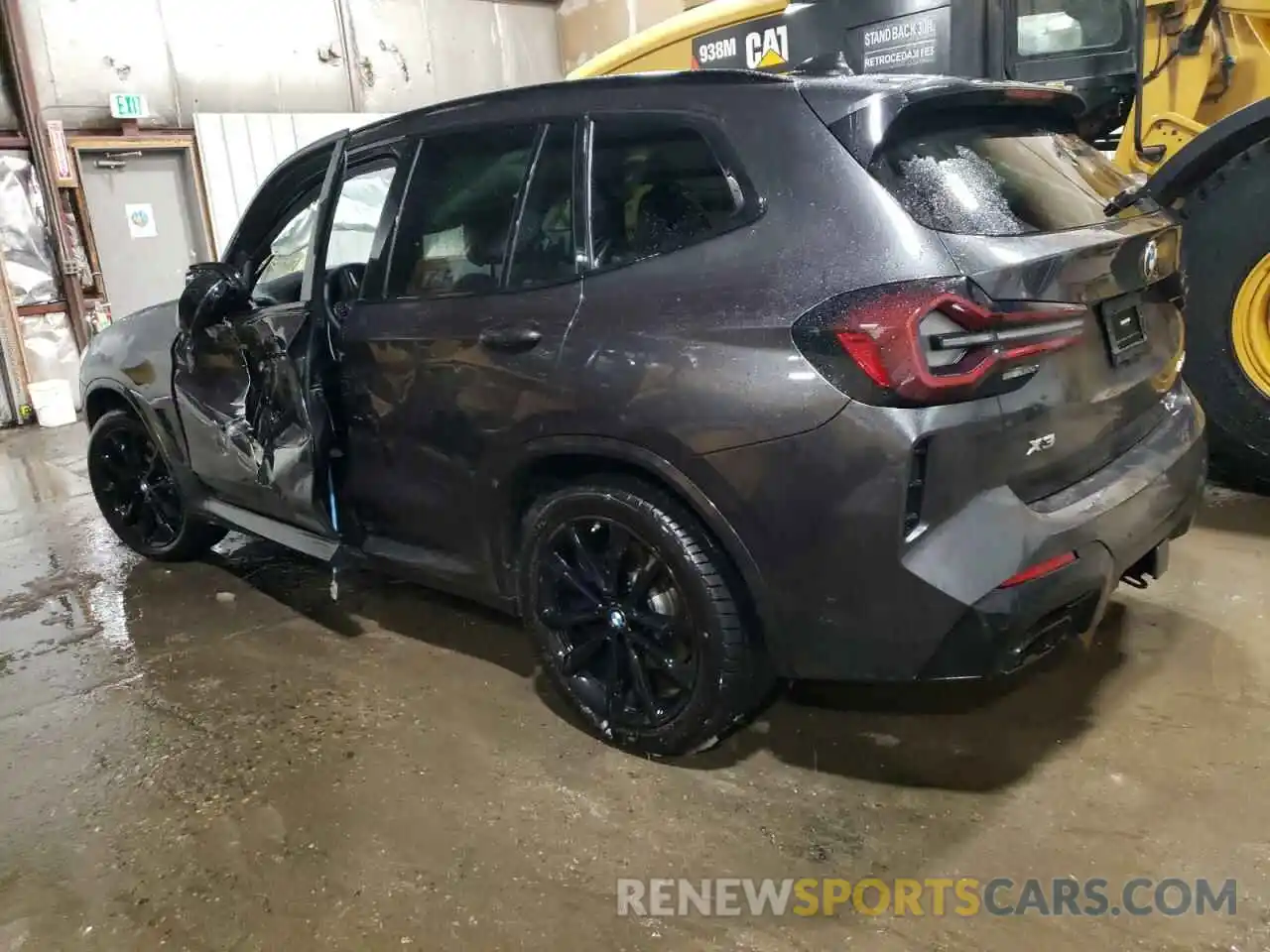 2 Photograph of a damaged car 5UX83DP06N9M55329 BMW X3 M40I 2022