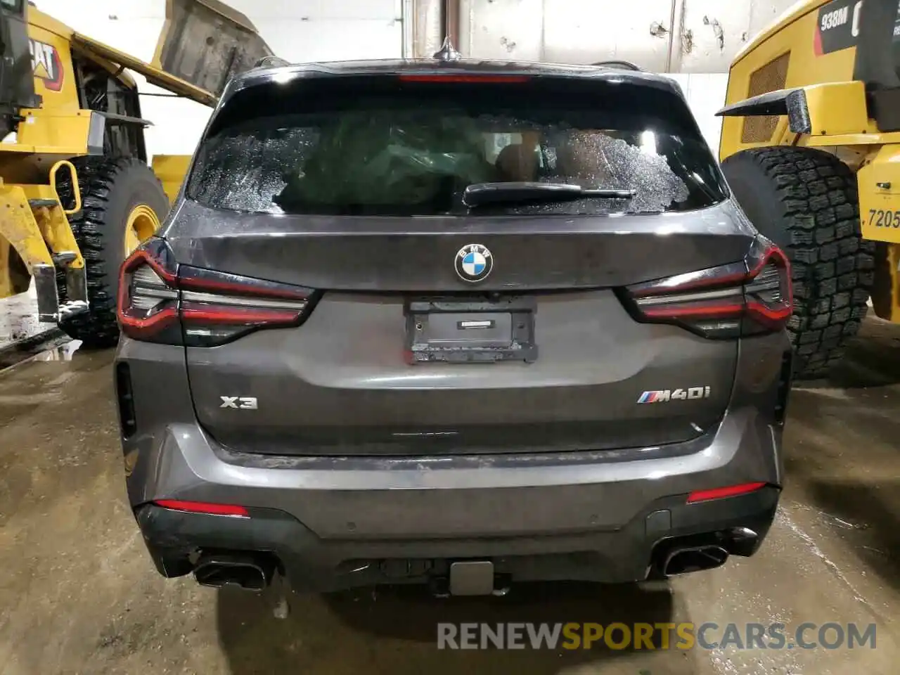 6 Photograph of a damaged car 5UX83DP06N9M55329 BMW X3 M40I 2022