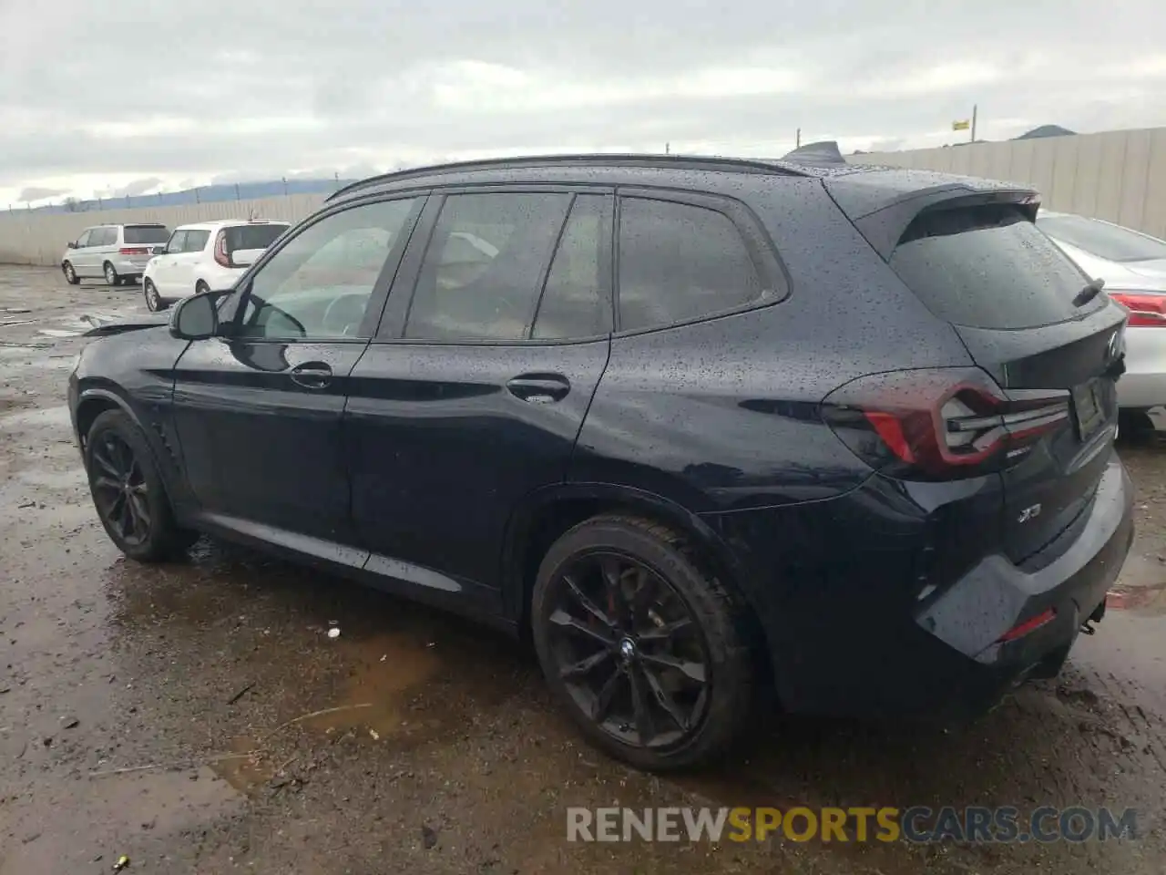 2 Photograph of a damaged car 5UX83DP07N9J20189 BMW X3 M40I 2022