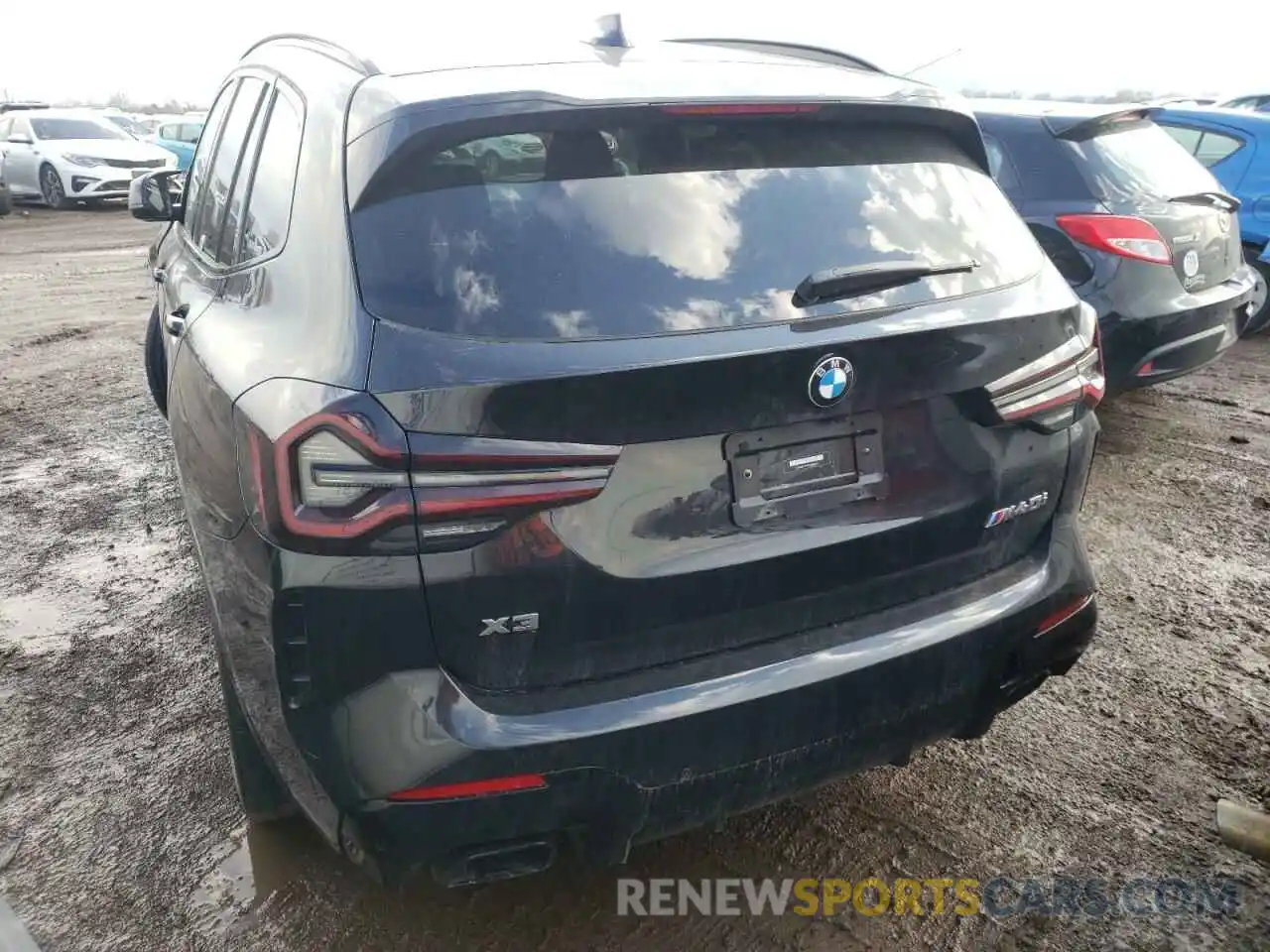 2 Photograph of a damaged car 5UX83DP03P9R81534 BMW X3 M40I 2023