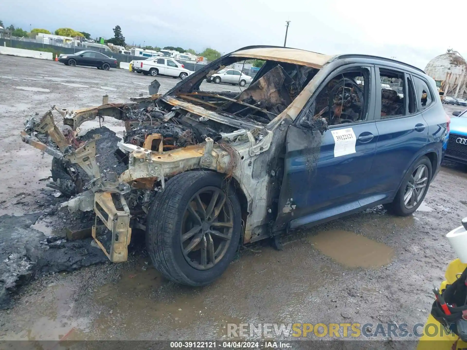 2 Photograph of a damaged car 5UXTS1C01L9C73538 BMW X3 PHEV 2020