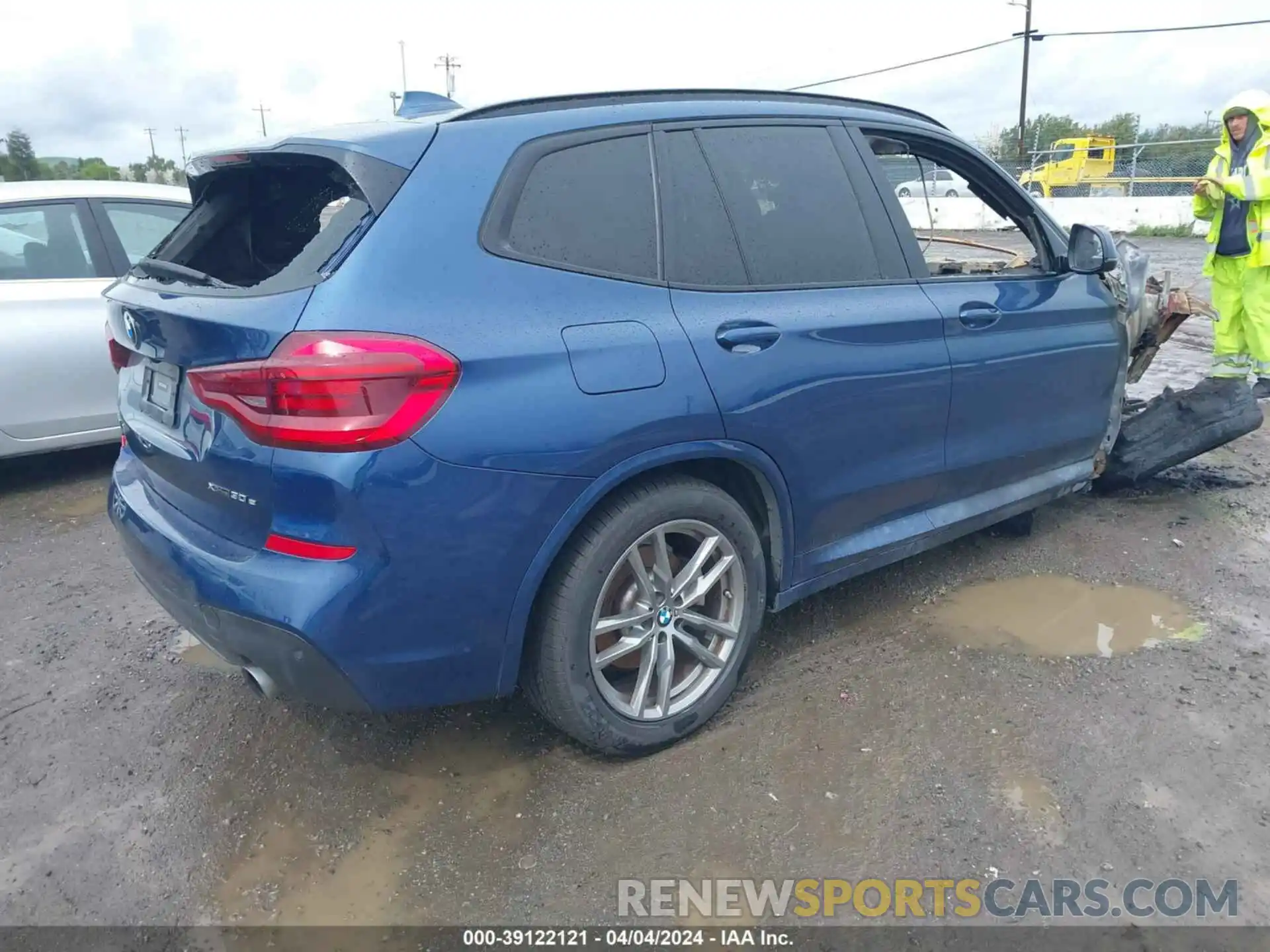 4 Фотография поврежденного автомобиля 5UXTS1C01L9C73538 BMW X3 PHEV 2020