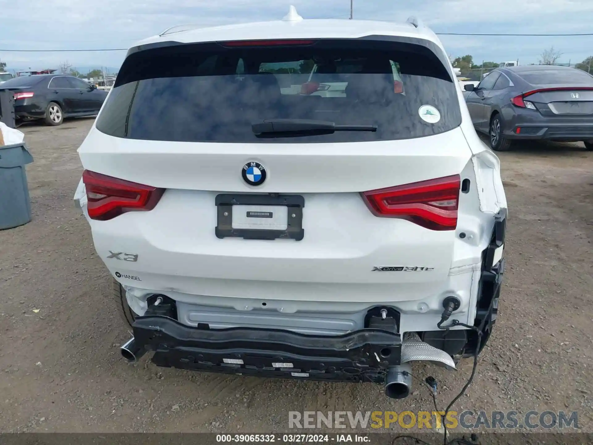 17 Photograph of a damaged car 5UXTS1C08M9E77559 BMW X3 PHEV 2021