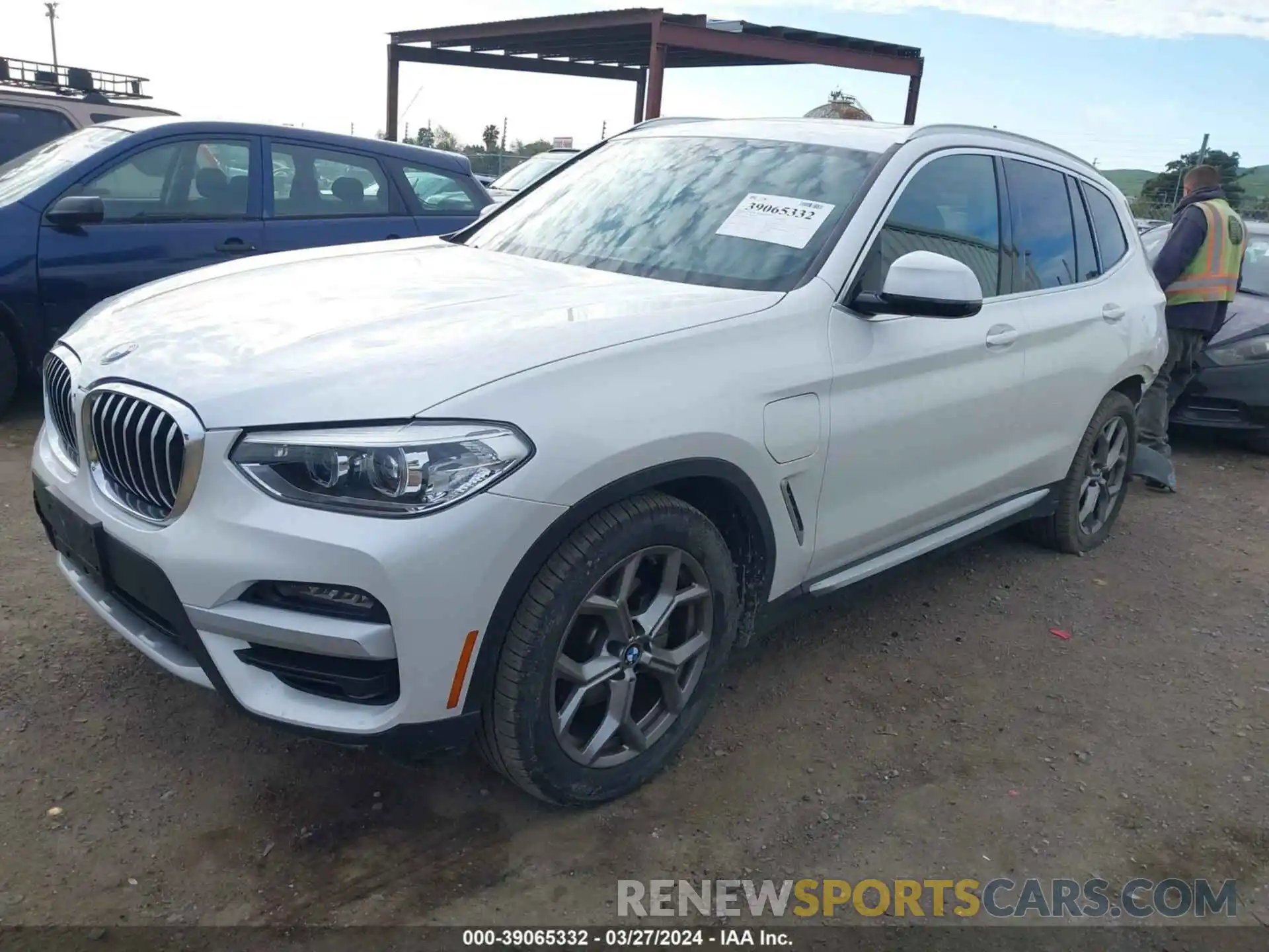 2 Photograph of a damaged car 5UXTS1C08M9E77559 BMW X3 PHEV 2021