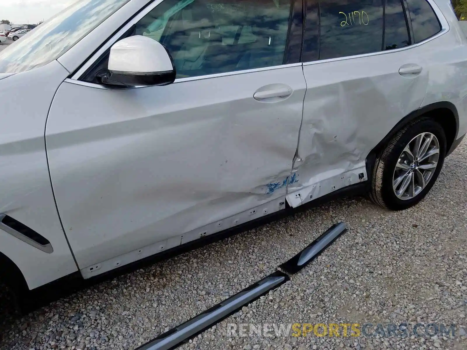 9 Photograph of a damaged car 5UXTR7C50KLF30703 BMW X3 SDRIVE3 2019