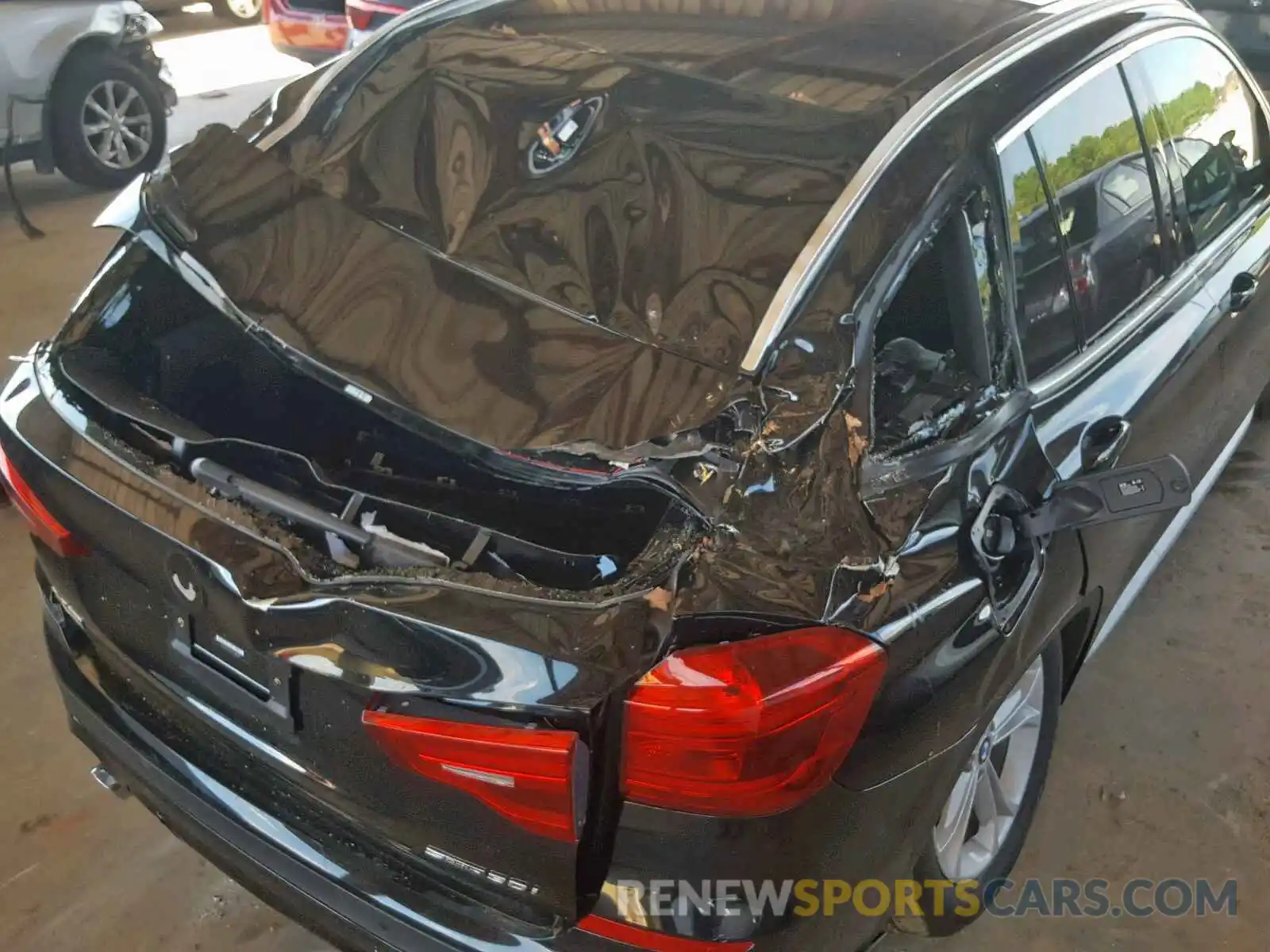 9 Photograph of a damaged car 5UXTR7C50KLR47638 BMW X3 SDRIVE3 2019