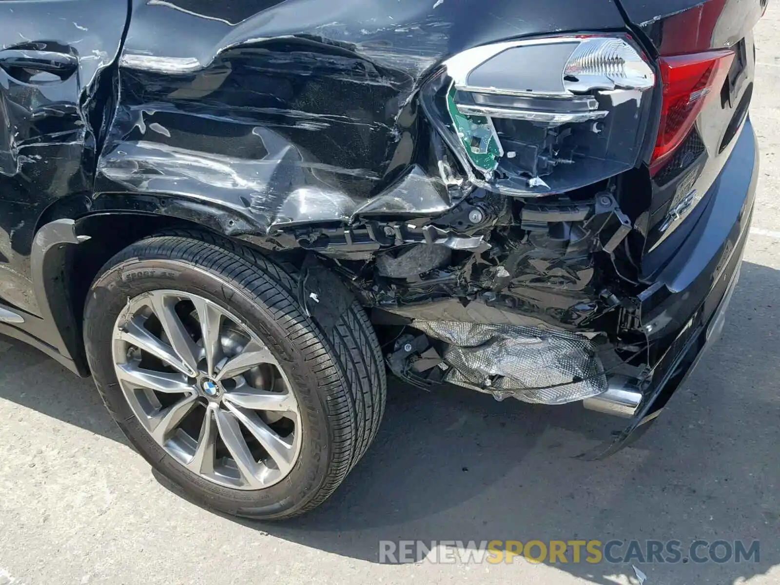 9 Photograph of a damaged car 5UXTR7C57KLA48214 BMW X3 SDRIVE3 2019