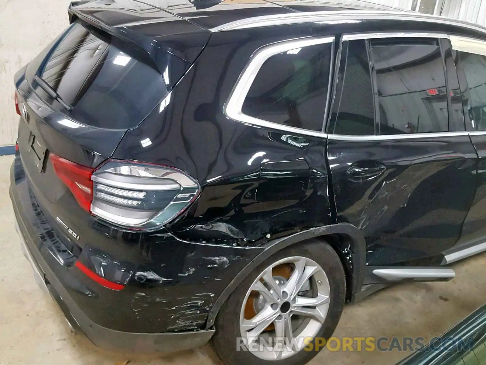 9 Photograph of a damaged car 5UXTR7C58KLE94632 BMW X3 SDRIVE3 2019