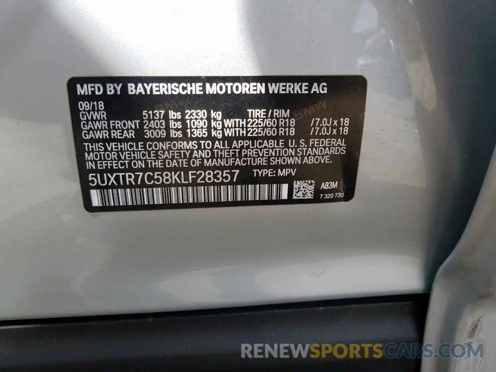 10 Photograph of a damaged car 5UXTR7C58KLF28357 BMW X3 SDRIVE3 2019