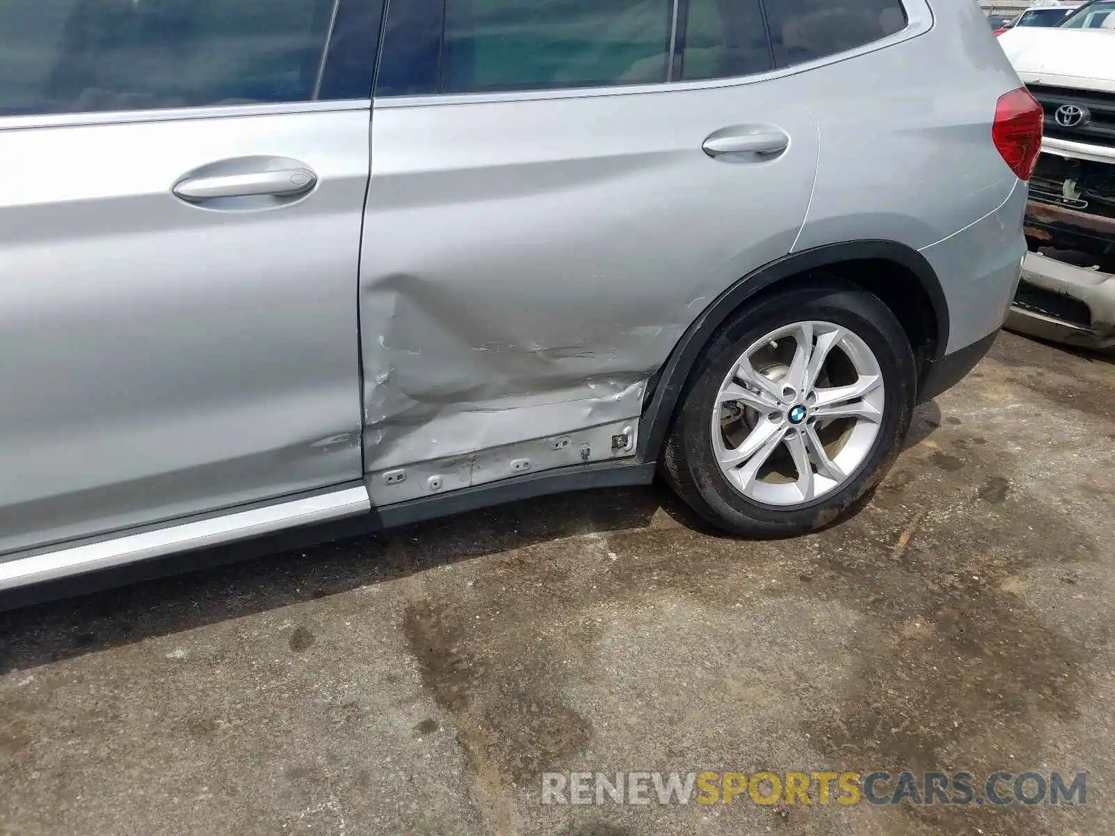 9 Photograph of a damaged car 5UXTR7C58KLF28357 BMW X3 SDRIVE3 2019