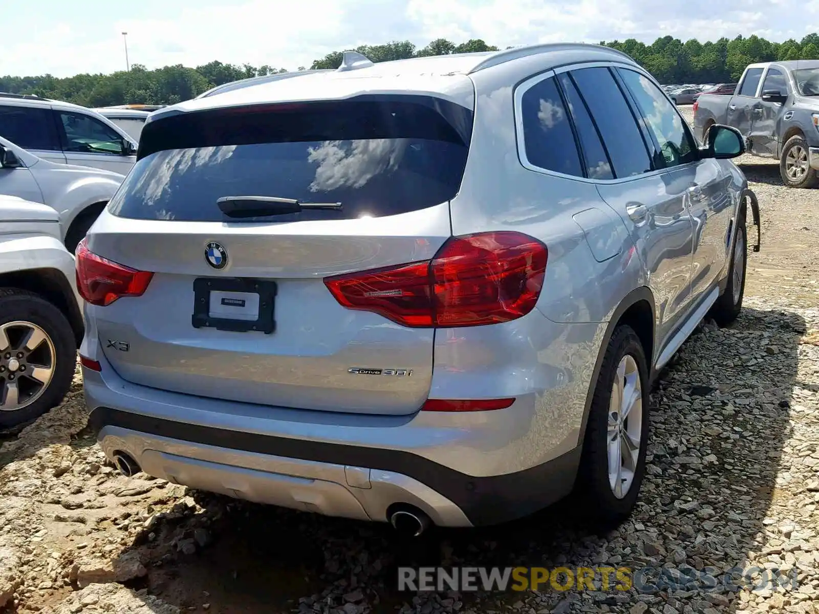 4 Photograph of a damaged car 5UXTR7C5XKLE98634 BMW X3 SDRIVE3 2019