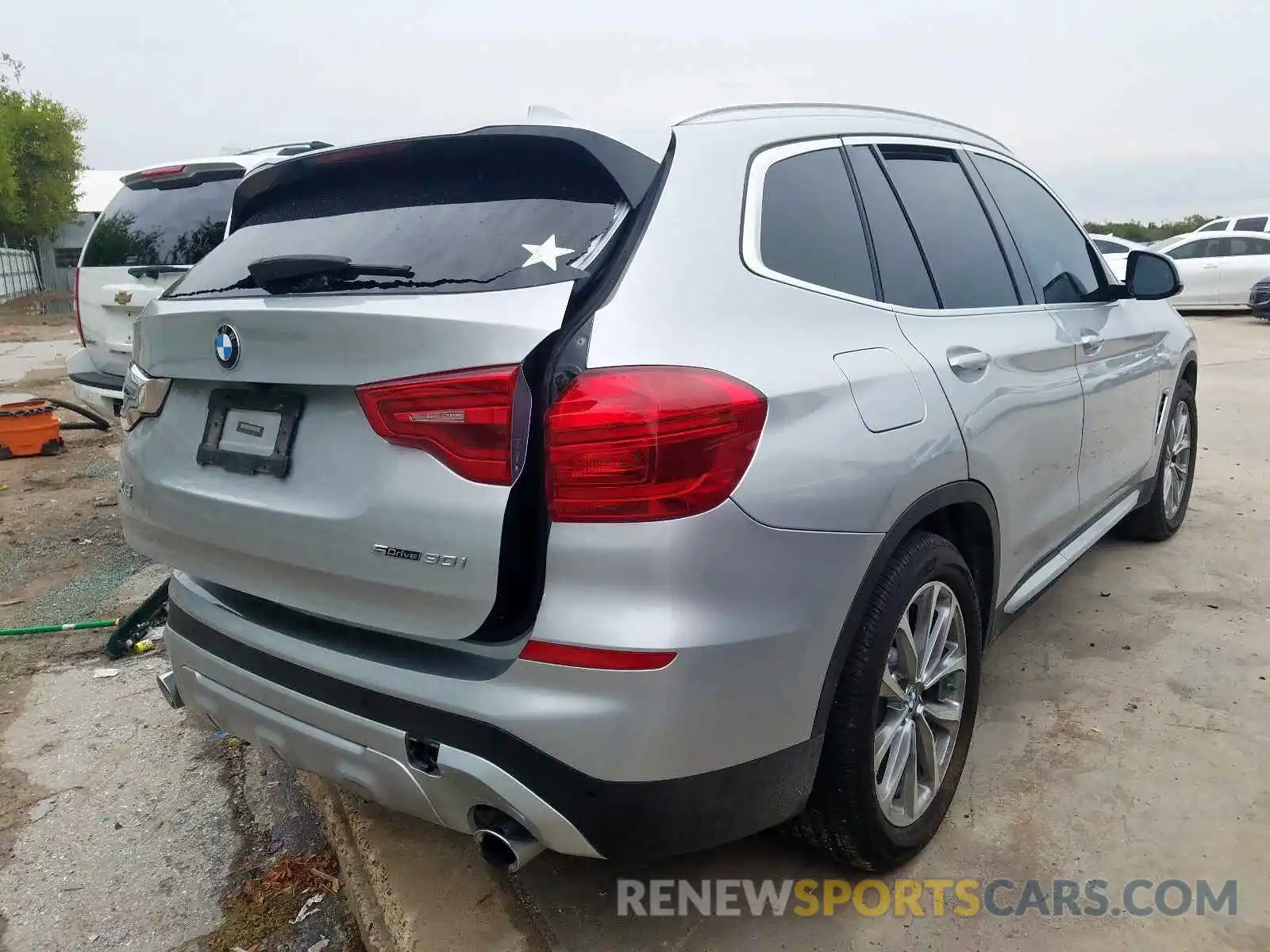 4 Photograph of a damaged car 5UXTR7C5XKLR47243 BMW X3 SDRIVE3 2019