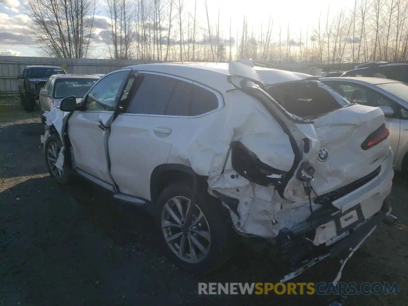 3 Photograph of a damaged car 5UXUJ3C50KLA58460 BMW X4 2019