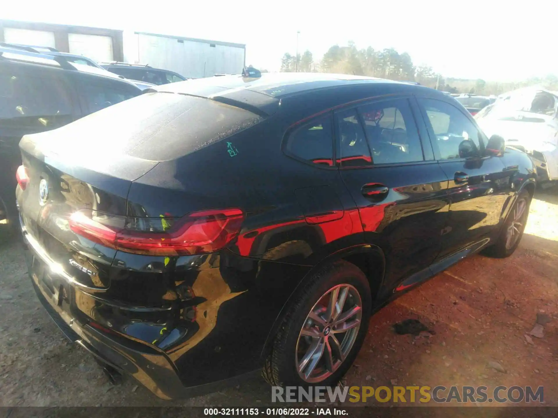 4 Photograph of a damaged car 5UXUJ3C50KLA58510 BMW X4 2019