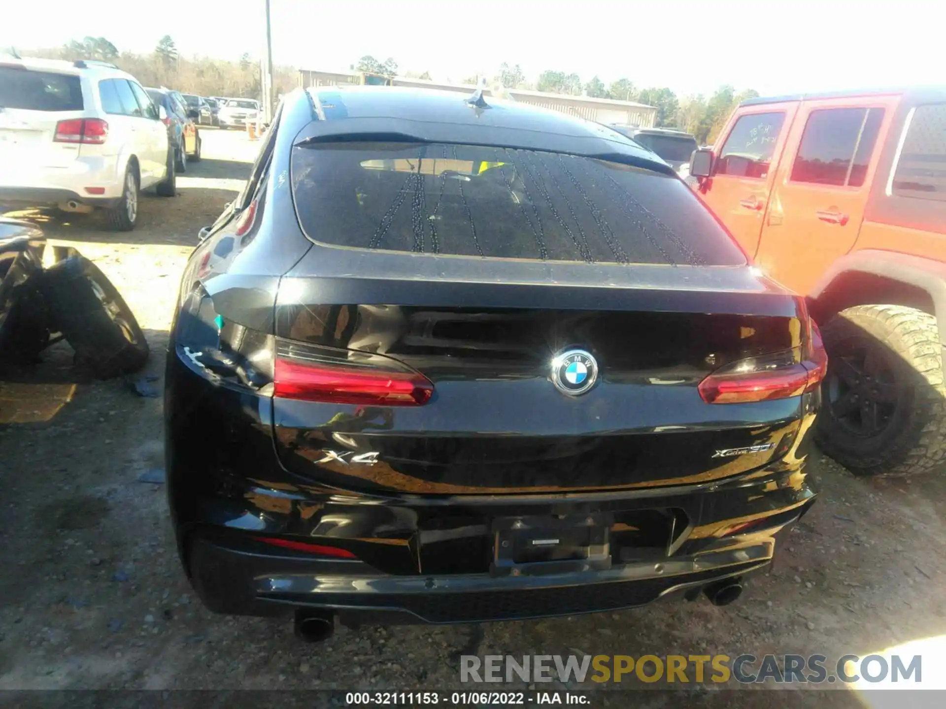 6 Photograph of a damaged car 5UXUJ3C50KLA58510 BMW X4 2019