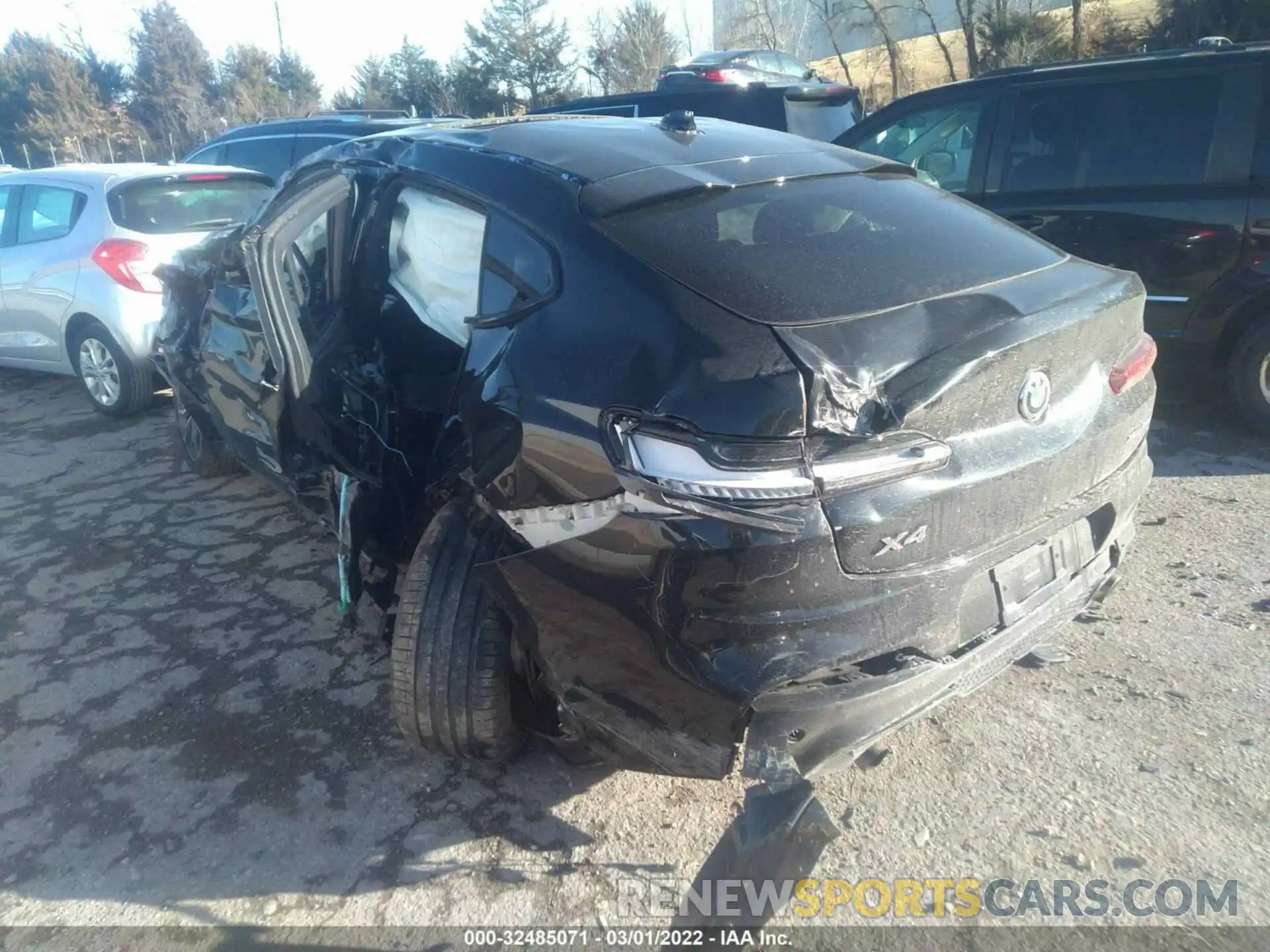 3 Photograph of a damaged car 5UXUJ3C50KLG52191 BMW X4 2019