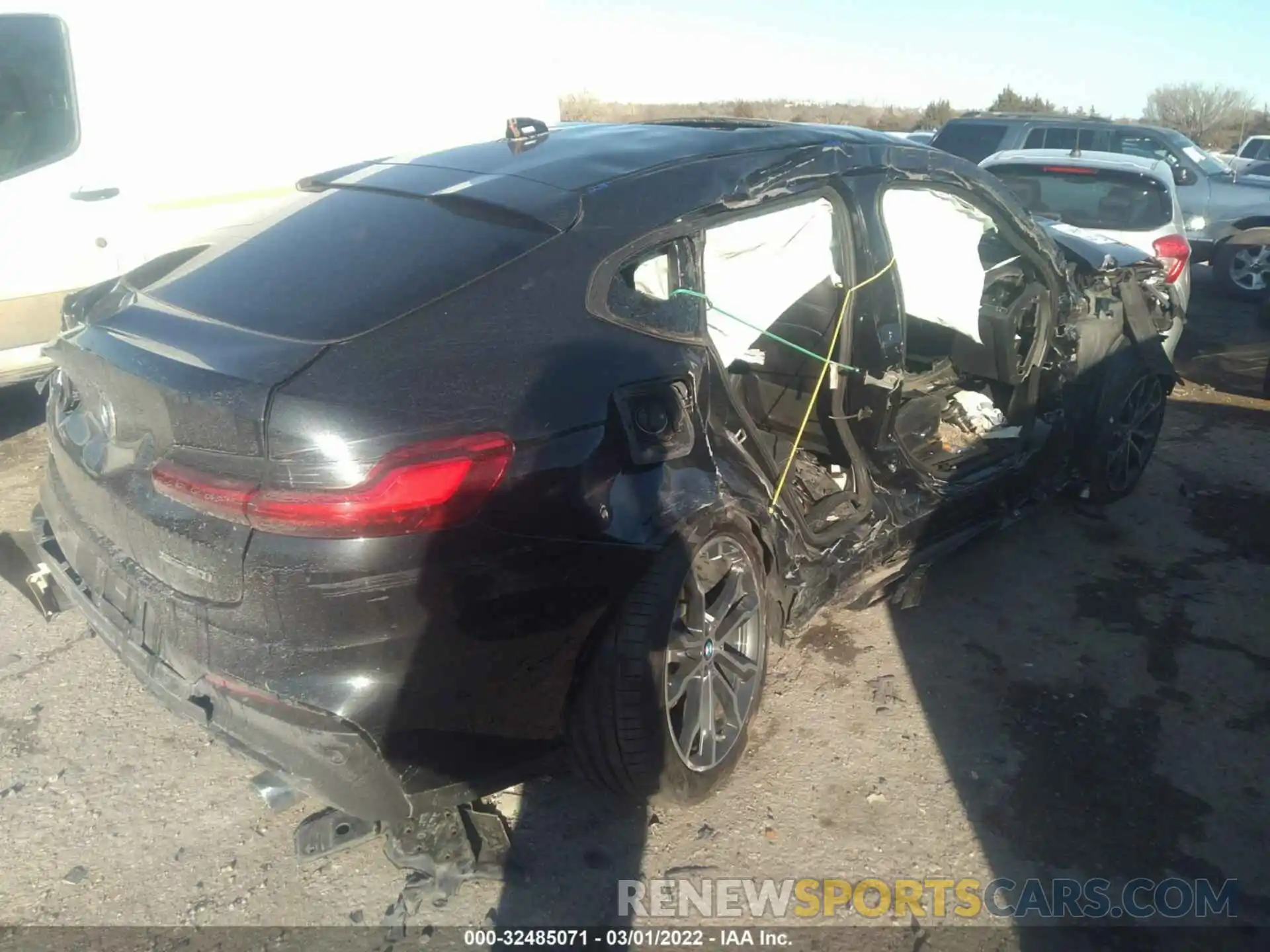 4 Photograph of a damaged car 5UXUJ3C50KLG52191 BMW X4 2019