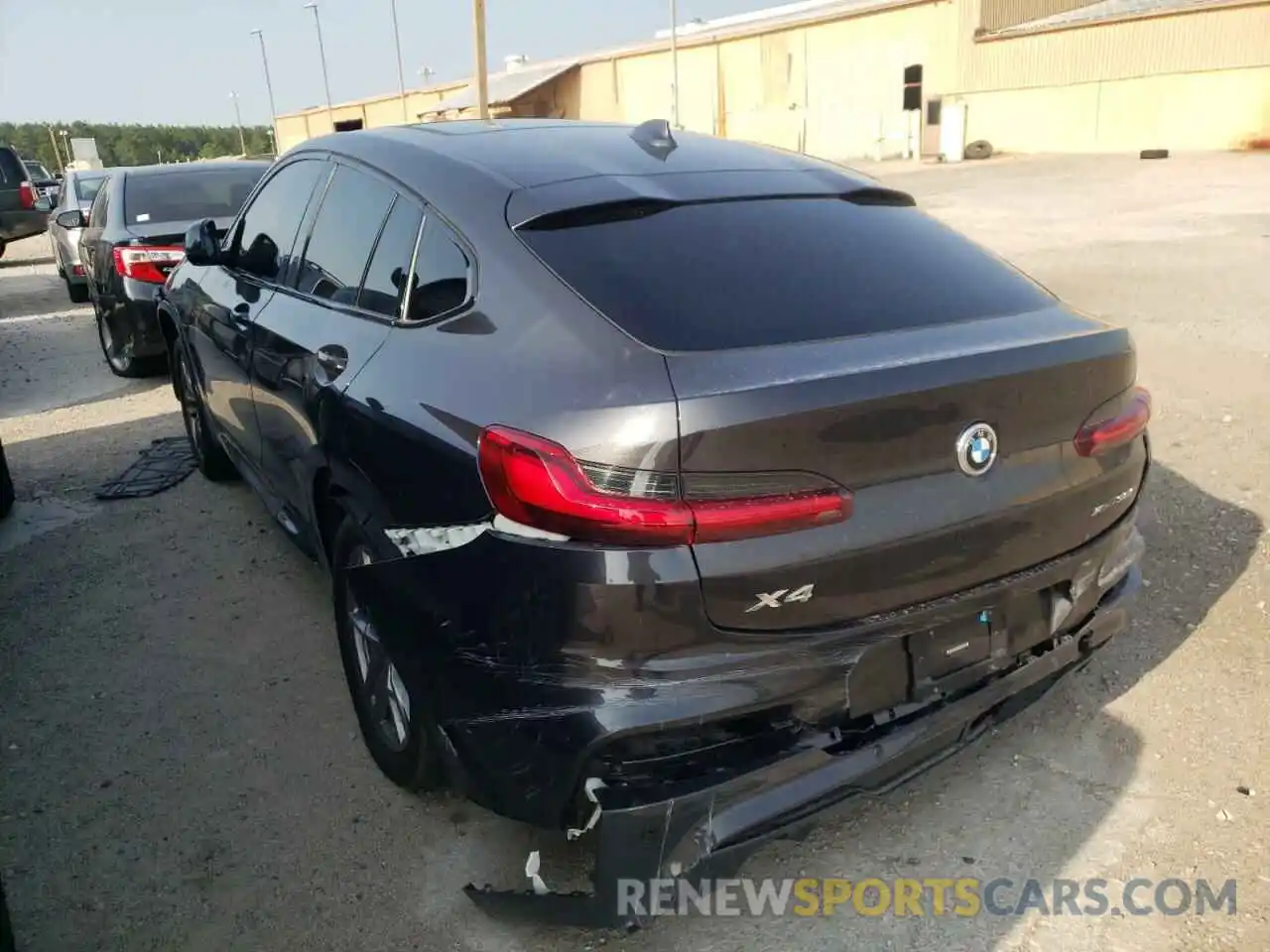 3 Photograph of a damaged car 5UXUJ3C50KLG54443 BMW X4 2019