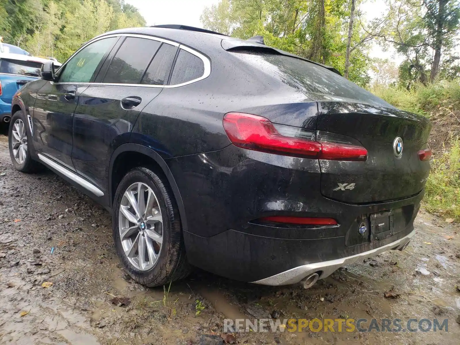 3 Photograph of a damaged car 5UXUJ3C51KLG51891 BMW X4 2019