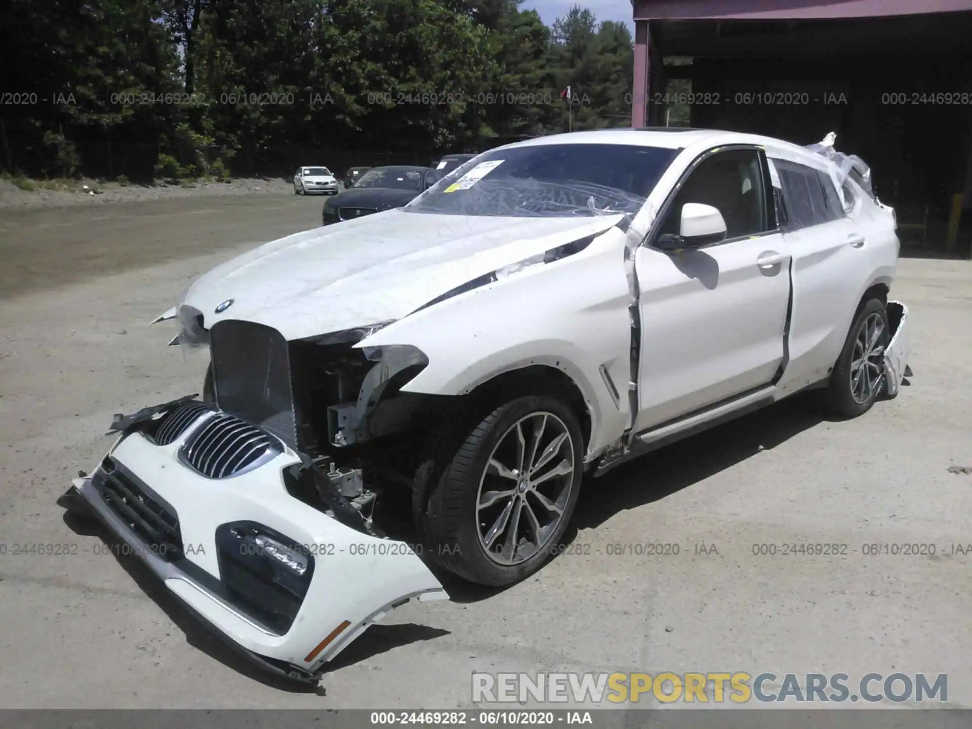 2 Photograph of a damaged car 5UXUJ3C52KLG52225 BMW X4 2019