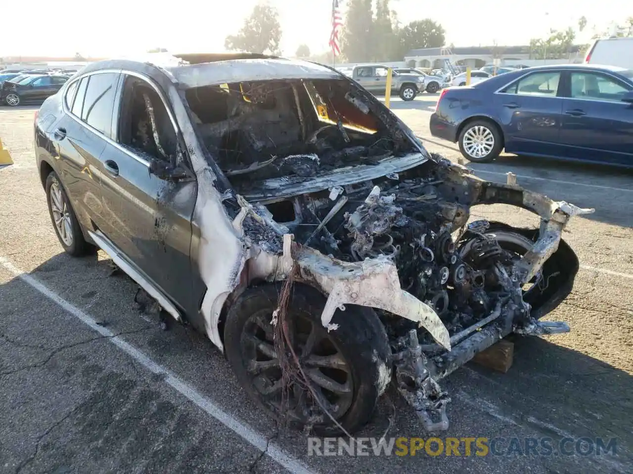 1 Photograph of a damaged car 5UXUJ3C52KLG53505 BMW X4 2019