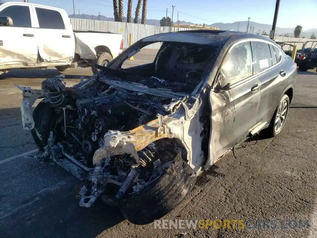 2 Photograph of a damaged car 5UXUJ3C52KLG53505 BMW X4 2019