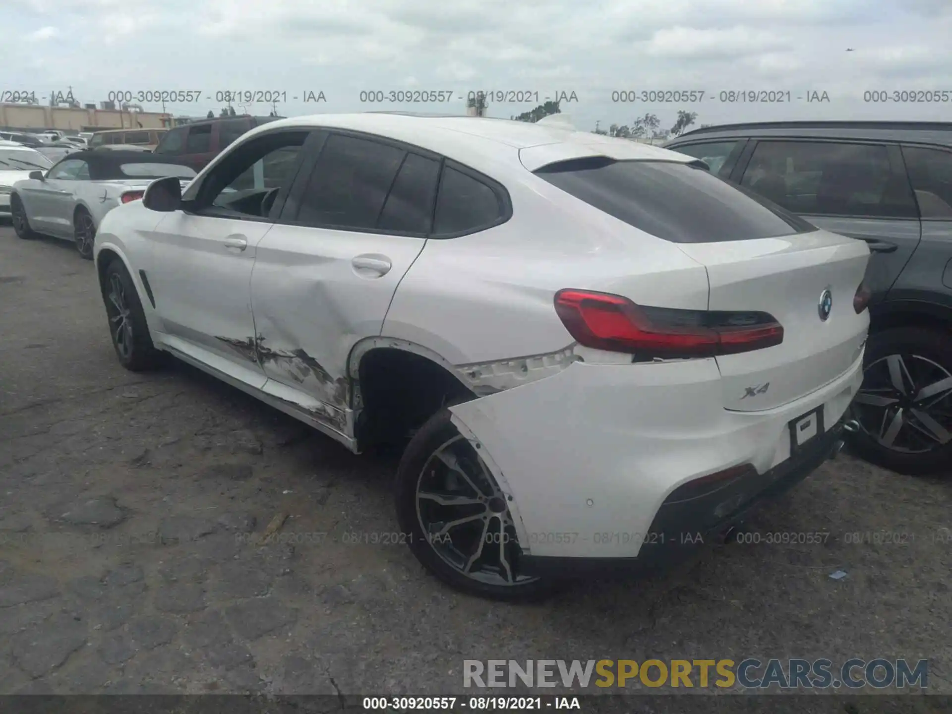 3 Photograph of a damaged car 5UXUJ3C52KLG54153 BMW X4 2019