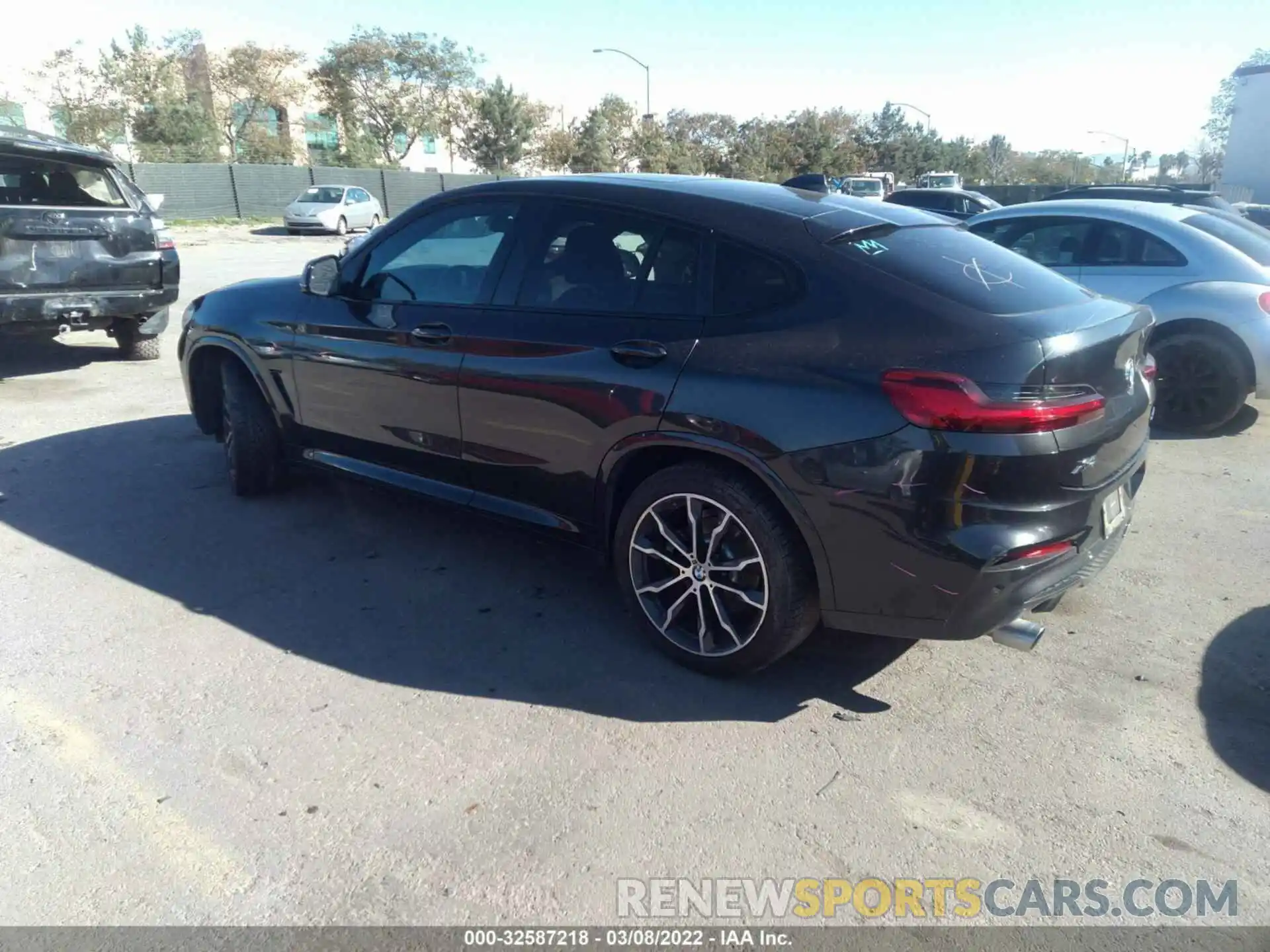 3 Photograph of a damaged car 5UXUJ3C52KLG56453 BMW X4 2019