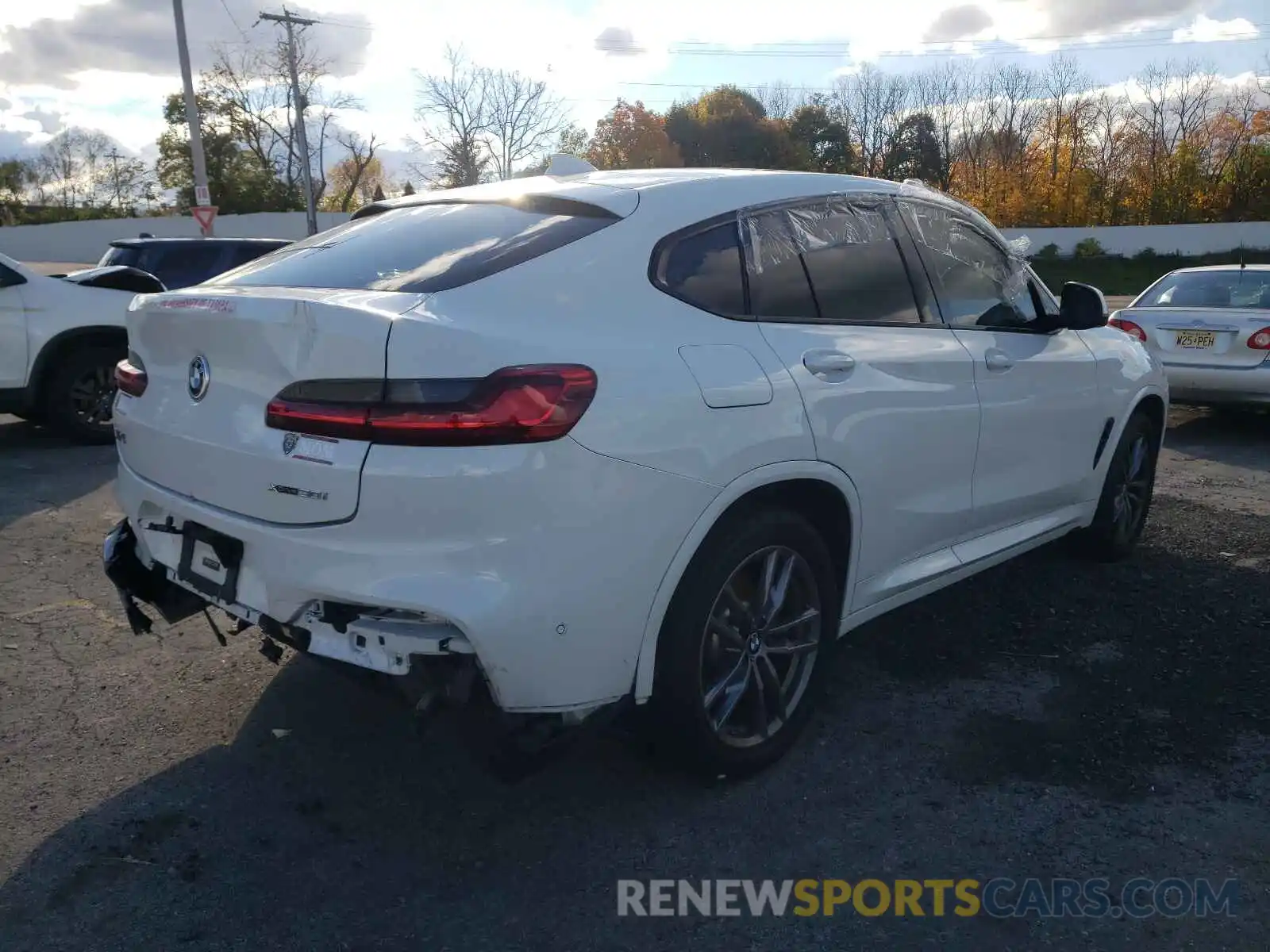 4 Photograph of a damaged car 5UXUJ3C52KLG56484 BMW X4 2019