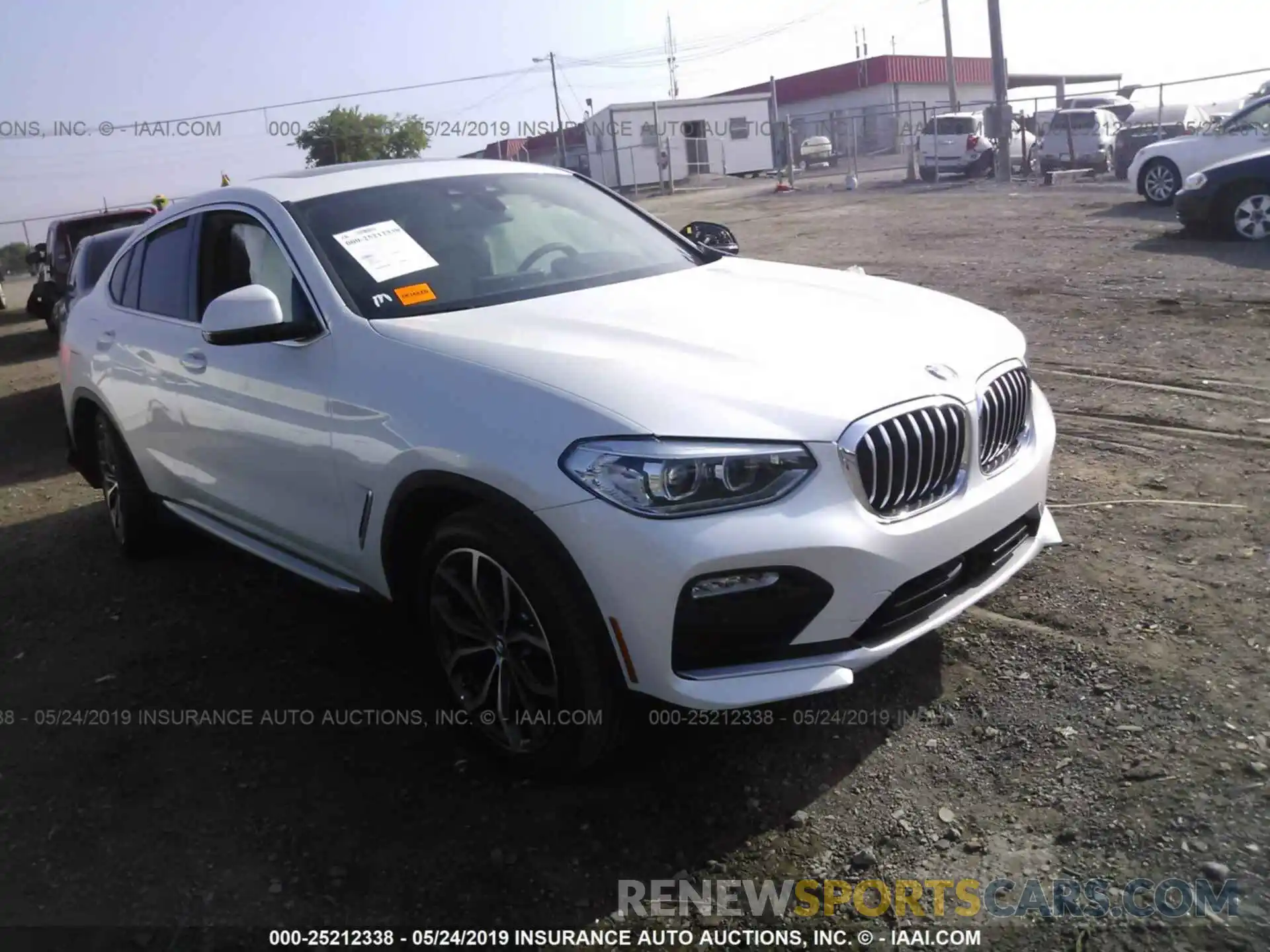 1 Фотография поврежденного автомобиля 5UXUJ3C53KLG52945 BMW X4 2019