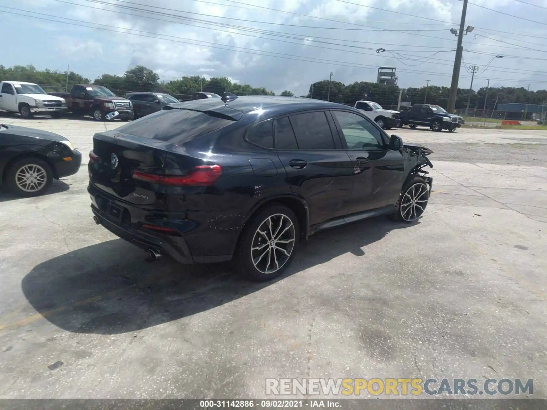 4 Photograph of a damaged car 5UXUJ3C53KLG54453 BMW X4 2019