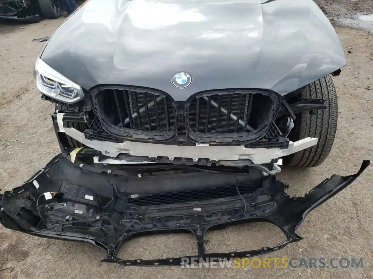 9 Photograph of a damaged car 5UXUJ3C54KLG51934 BMW X4 2019