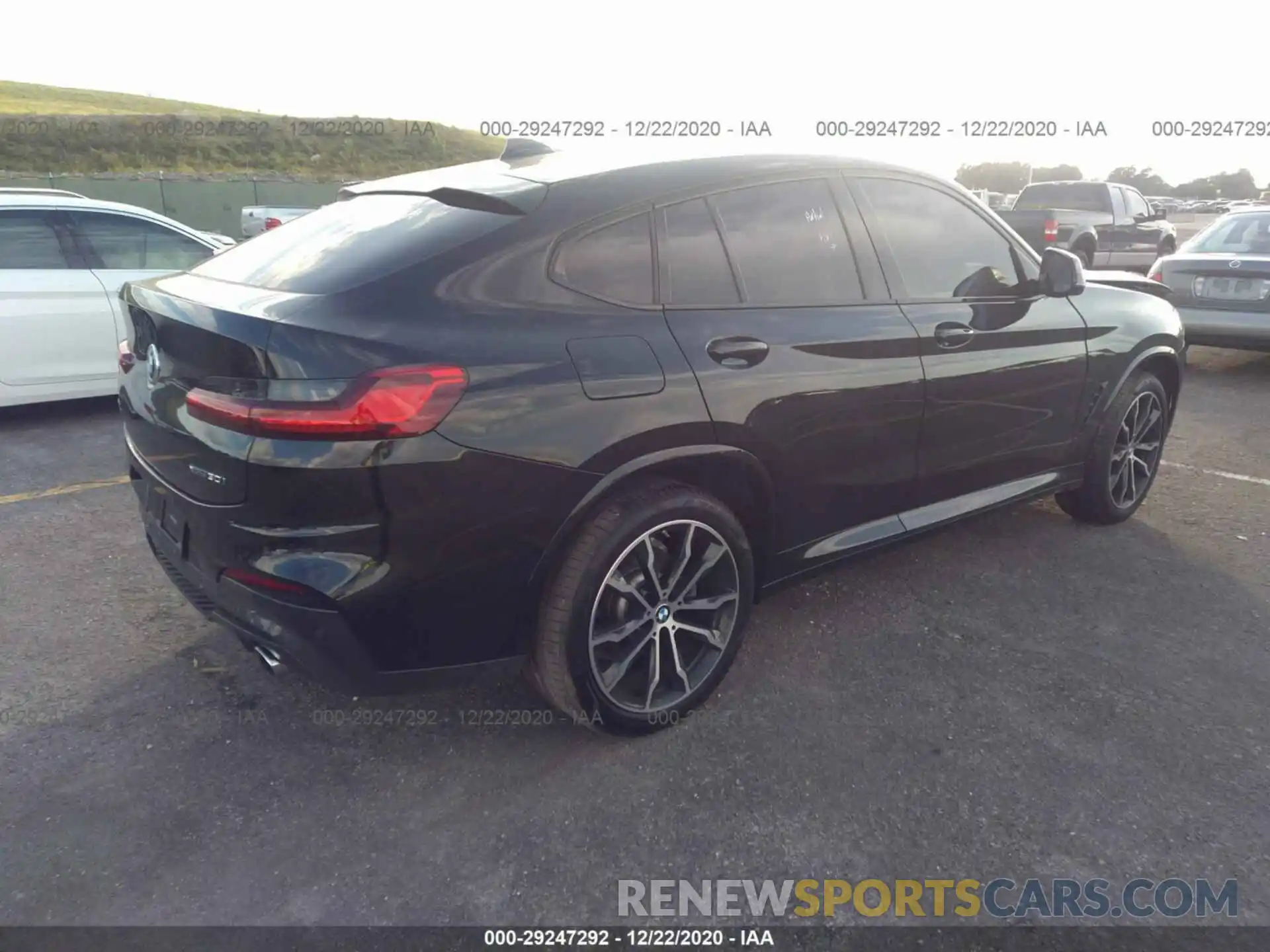 4 Photograph of a damaged car 5UXUJ3C54KLG52341 BMW X4 2019