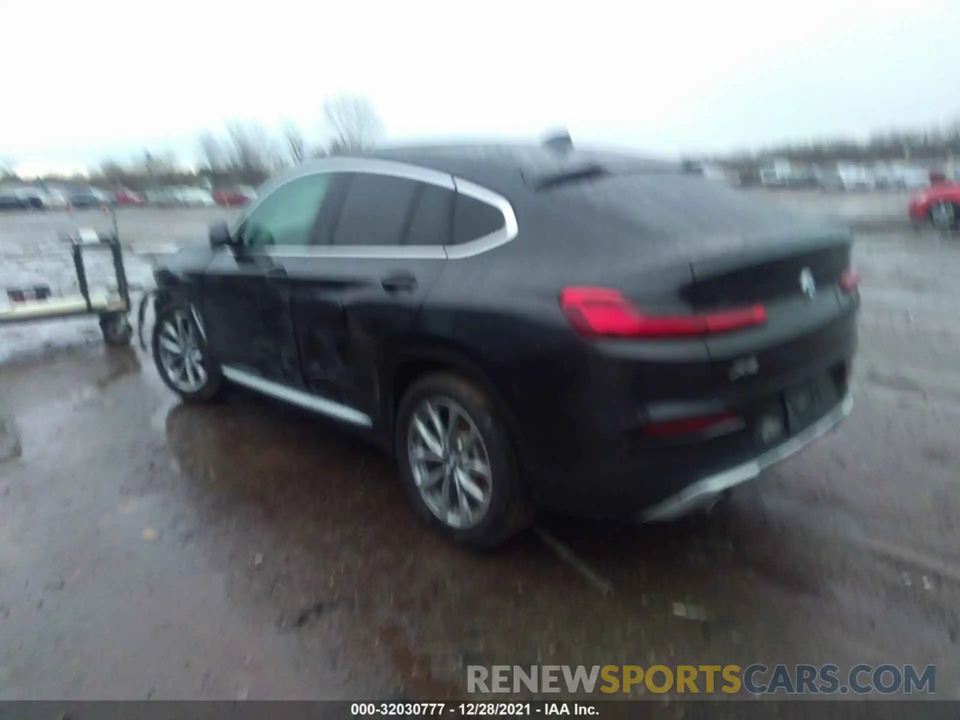 3 Photograph of a damaged car 5UXUJ3C55KLA58566 BMW X4 2019