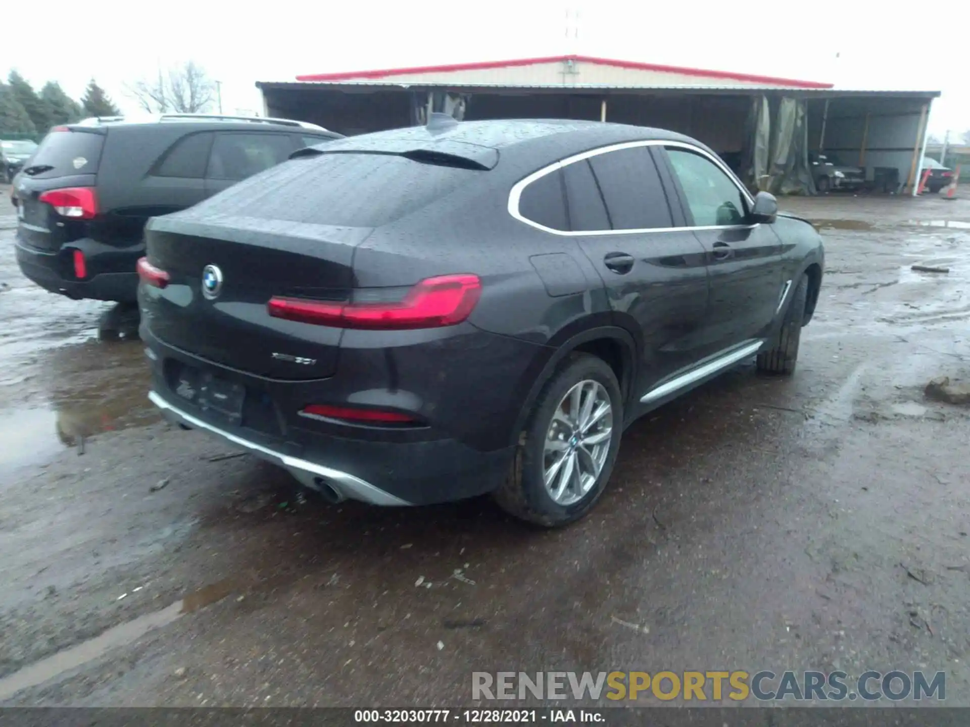 4 Photograph of a damaged car 5UXUJ3C55KLA58566 BMW X4 2019