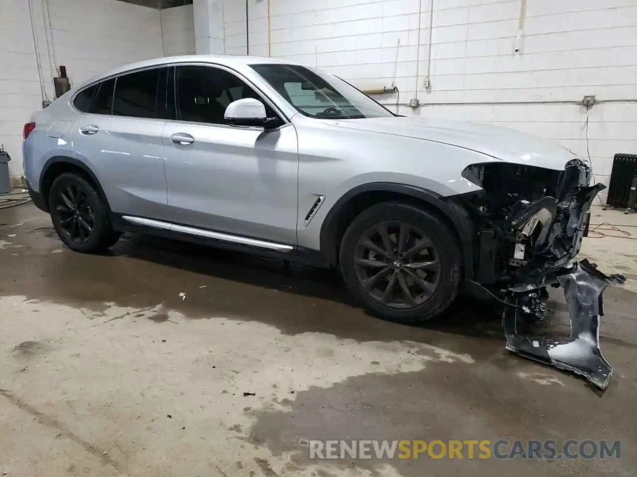 4 Photograph of a damaged car 5UXUJ3C55KLG54907 BMW X4 2019