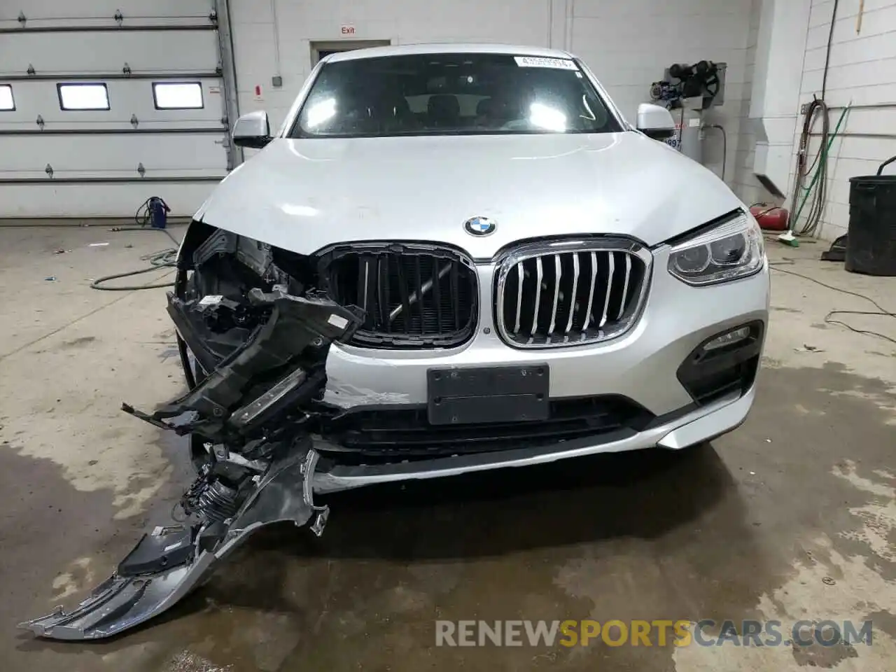 5 Photograph of a damaged car 5UXUJ3C55KLG54907 BMW X4 2019