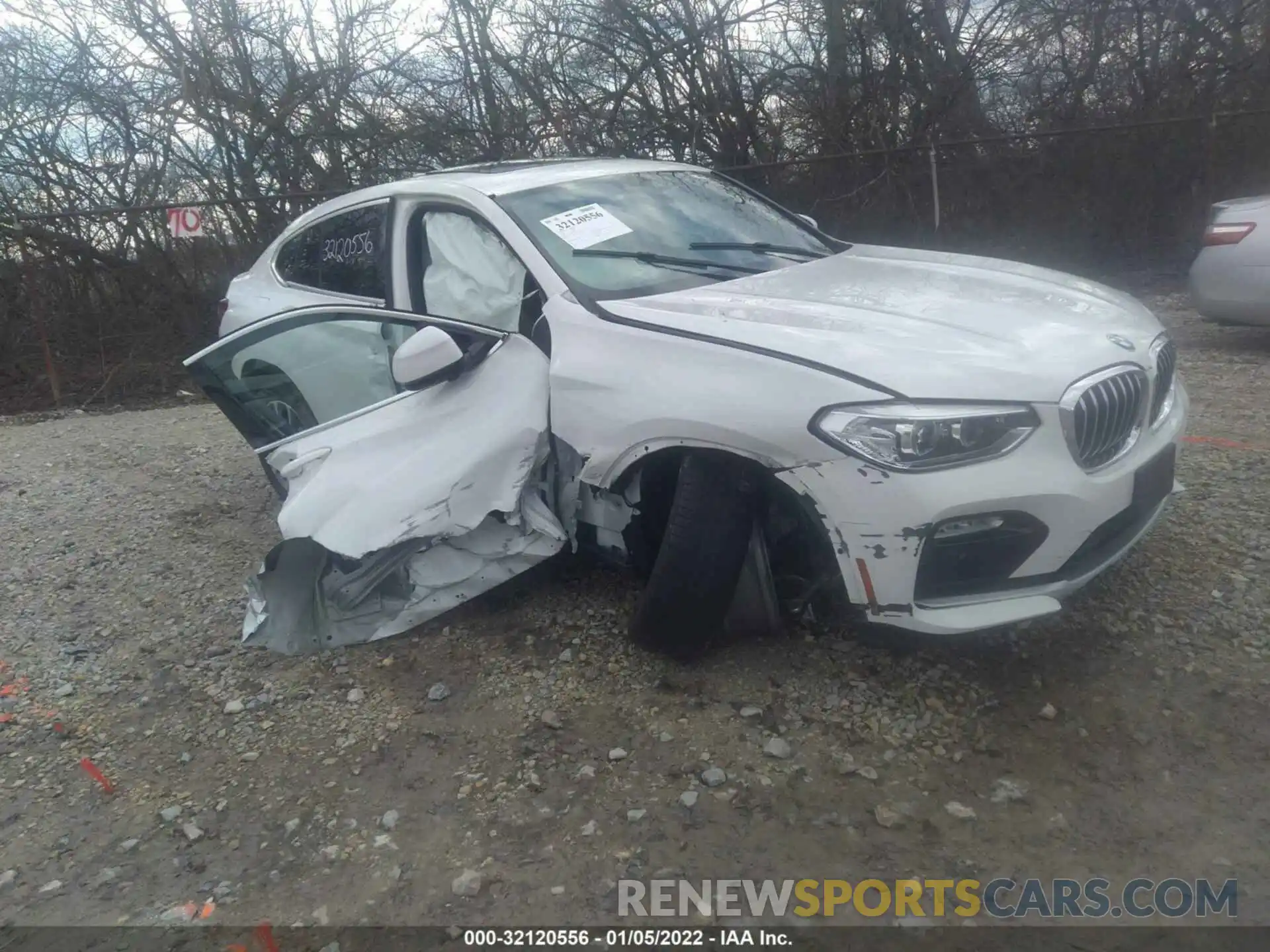 1 Photograph of a damaged car 5UXUJ3C55KLG56303 BMW X4 2019