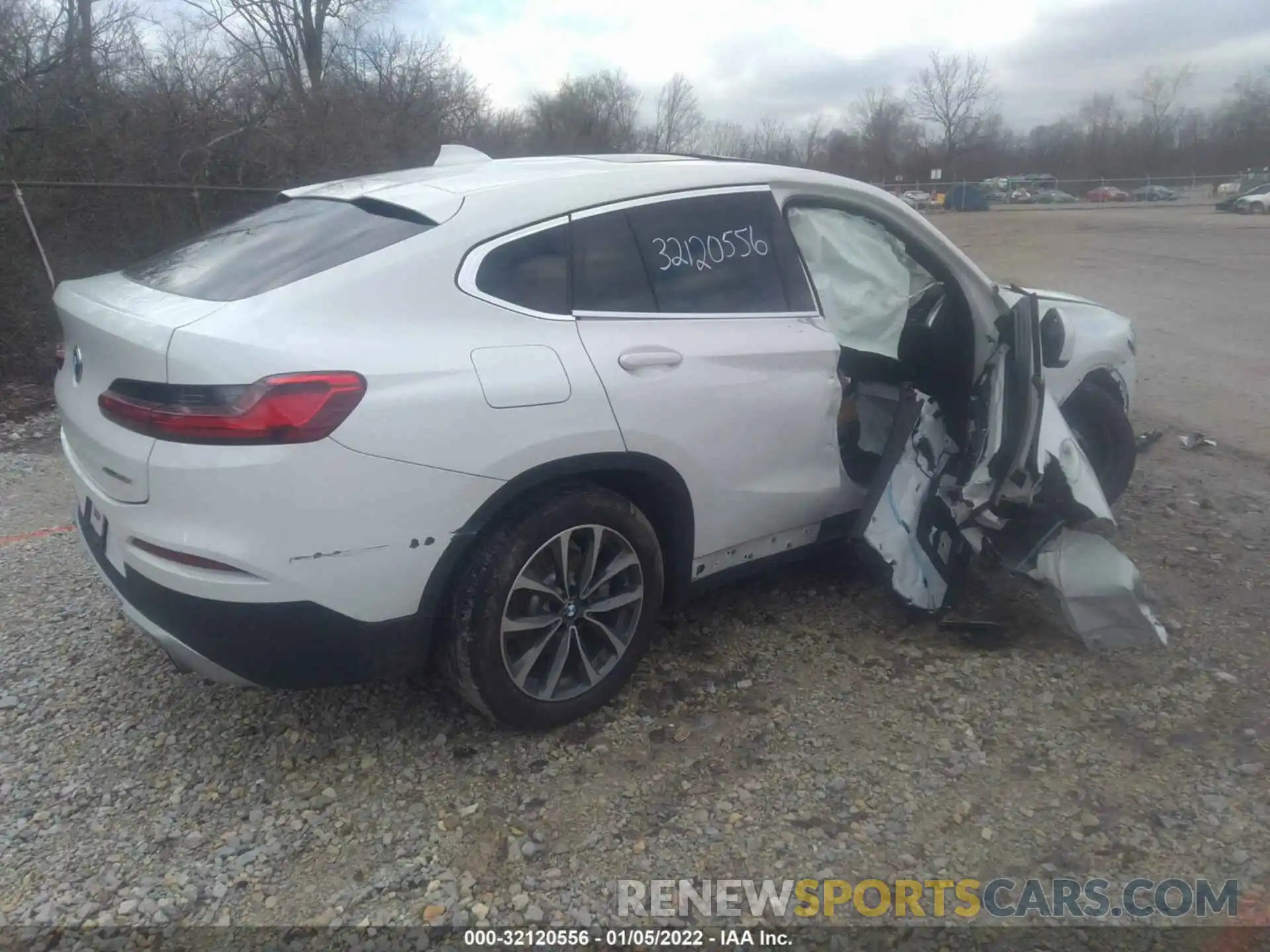 4 Photograph of a damaged car 5UXUJ3C55KLG56303 BMW X4 2019