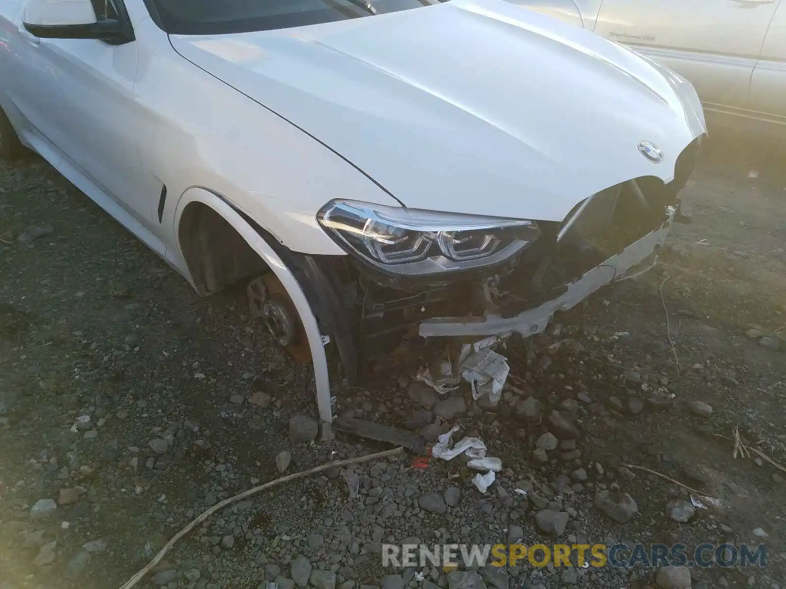 9 Photograph of a damaged car 5UXUJ3C56KLG52793 BMW X4 2019