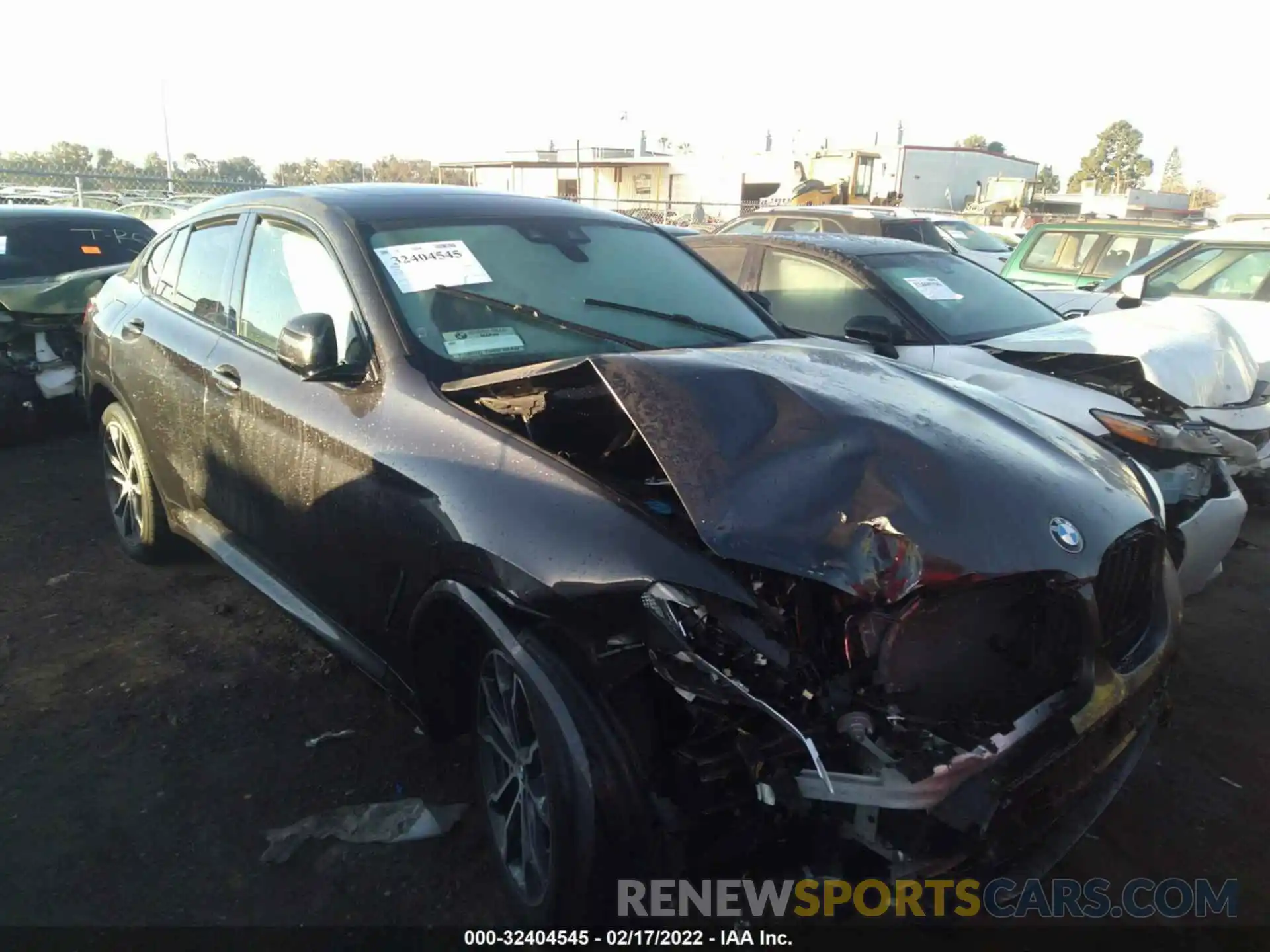 1 Photograph of a damaged car 5UXUJ3C56KLG52924 BMW X4 2019