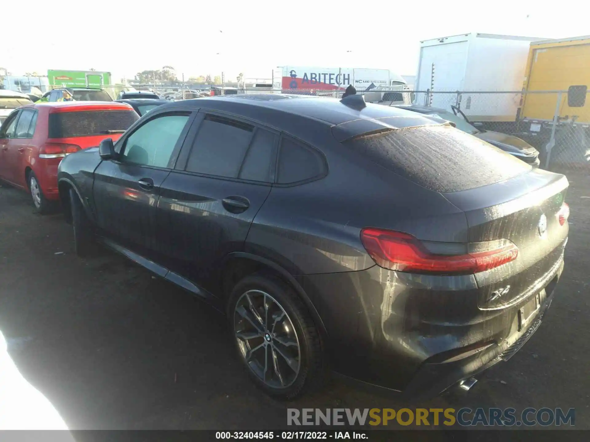 3 Photograph of a damaged car 5UXUJ3C56KLG52924 BMW X4 2019